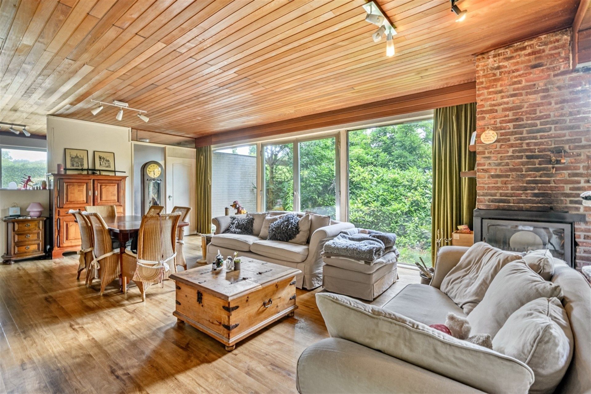 Te renoveren woning met veel potentieel op perceel van 1443m² foto 13