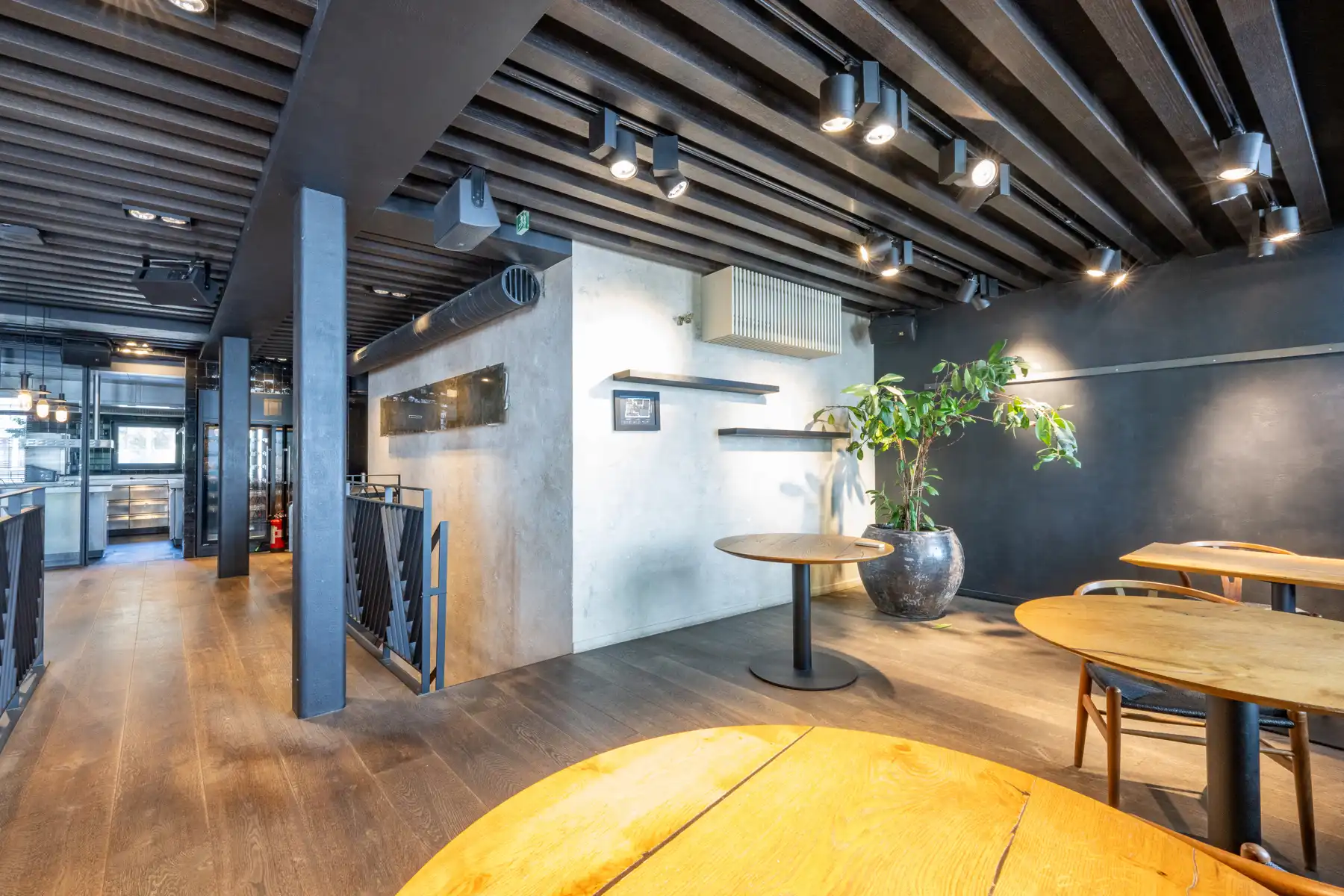 Exclusief horecapand met terras op toplocatie foto 10
