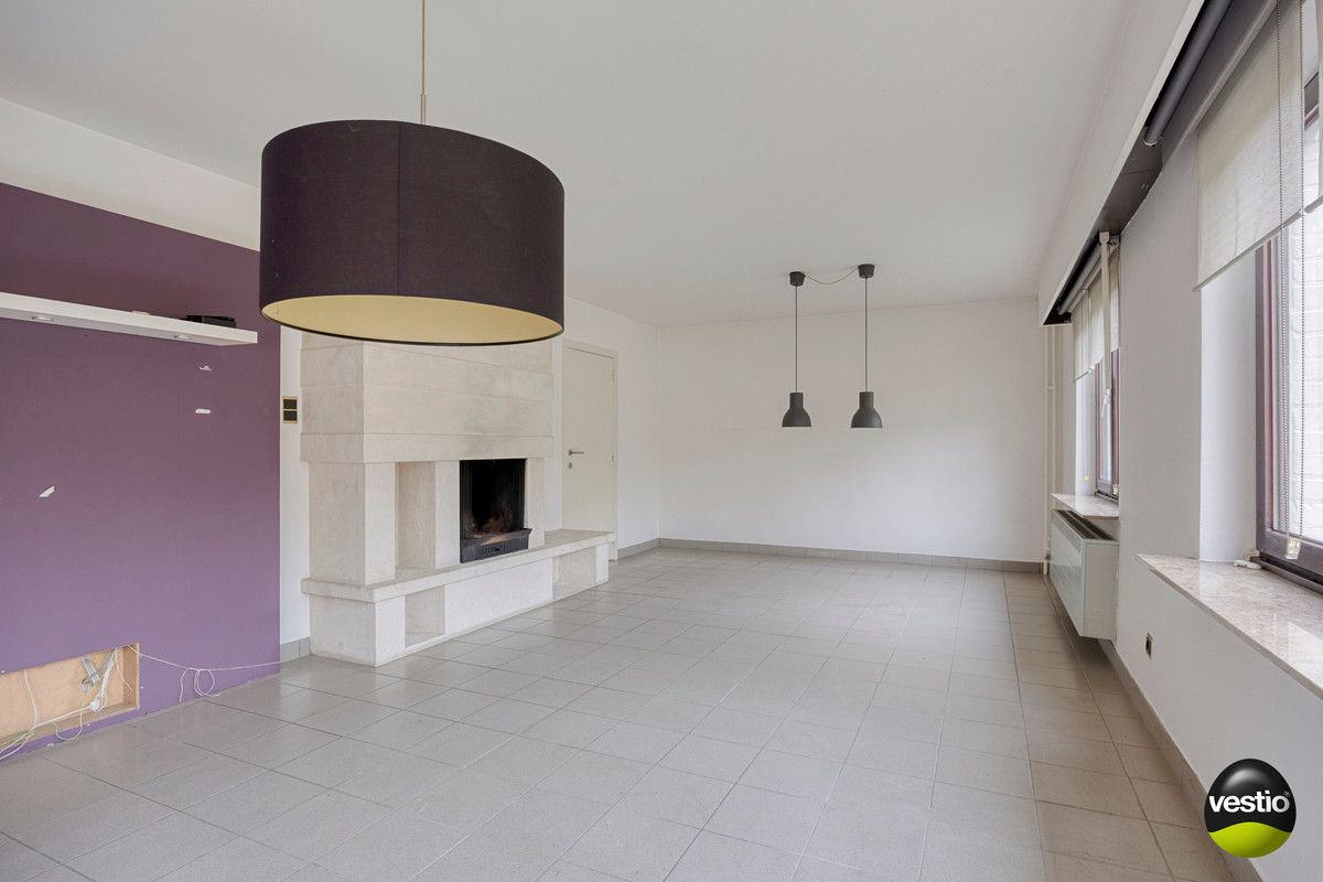 RUSTIG GELEGEN HALF VRIJSTAANDE WONING OP 4A5CA STADSRAND BILZEN. foto 6