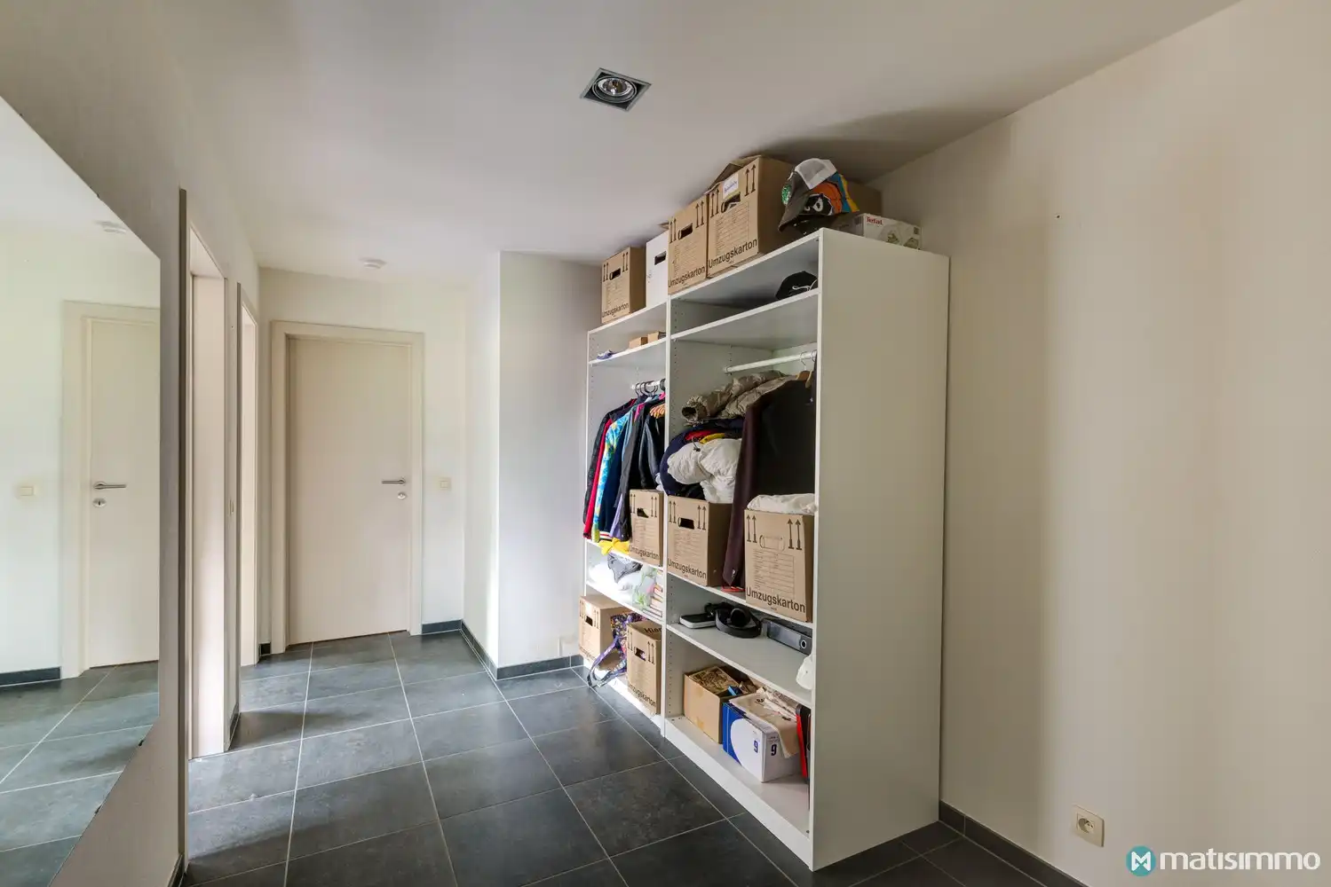 INSTAPKLAAR APPARTEMENT MET 2 SLAAPKAMERS EN AUTOSTAANPLAATS TE RIEMST foto 8