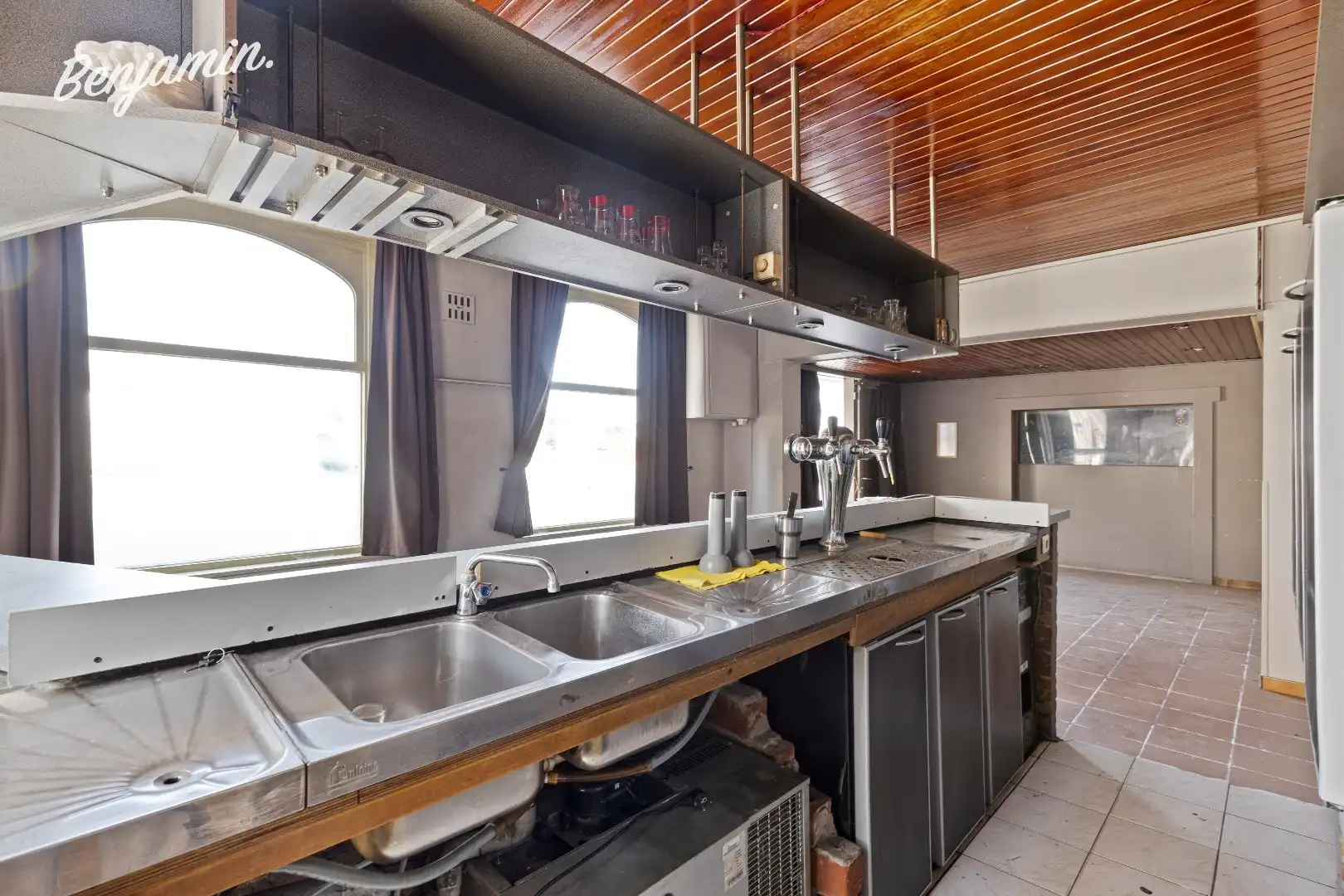 Hoekpand/horecazaak met woonst op een topligging in Roeselare-centrum foto 6