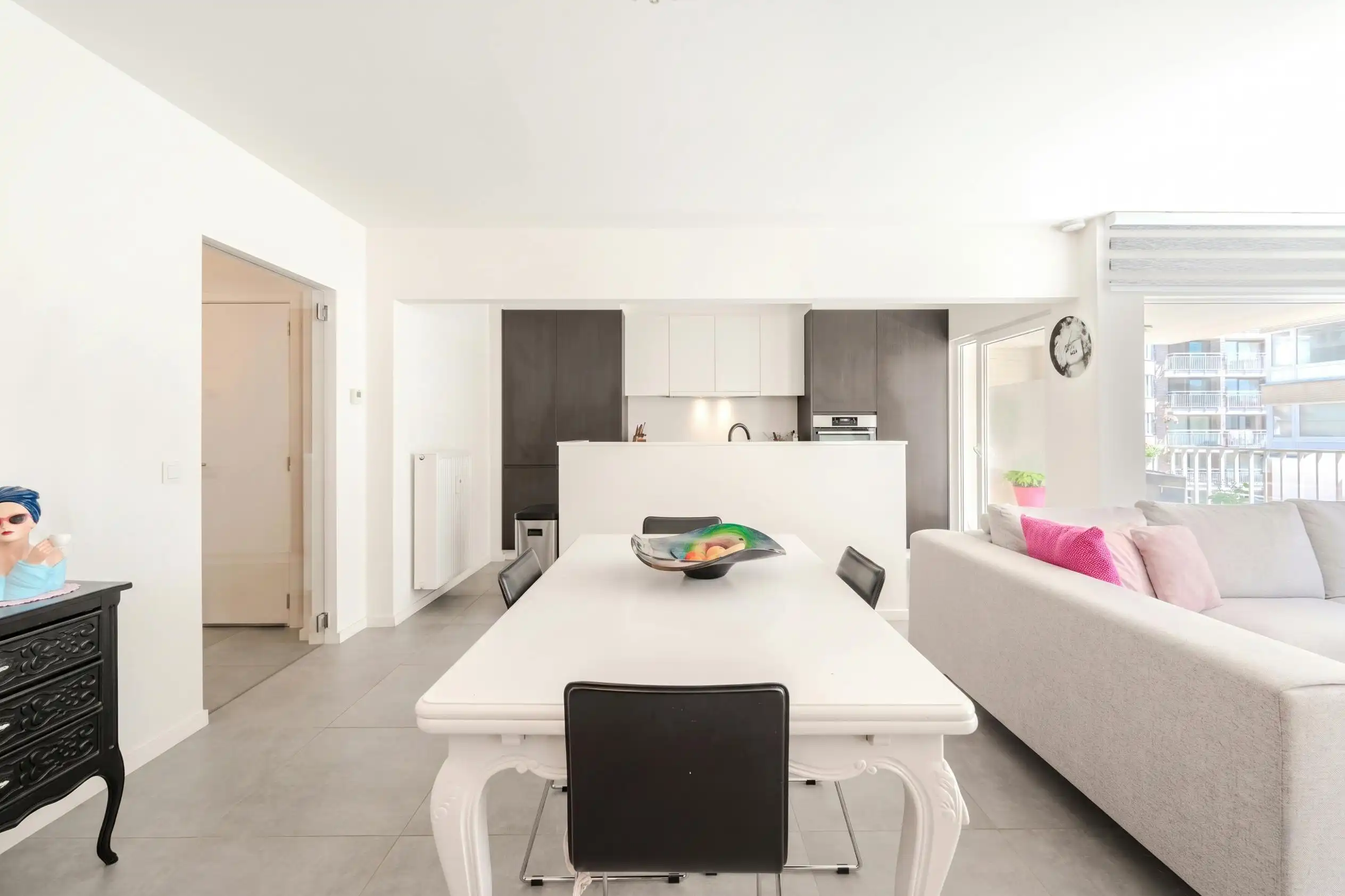 Gerenoveerd 2 slaapkamer appartement op topligging! foto 8