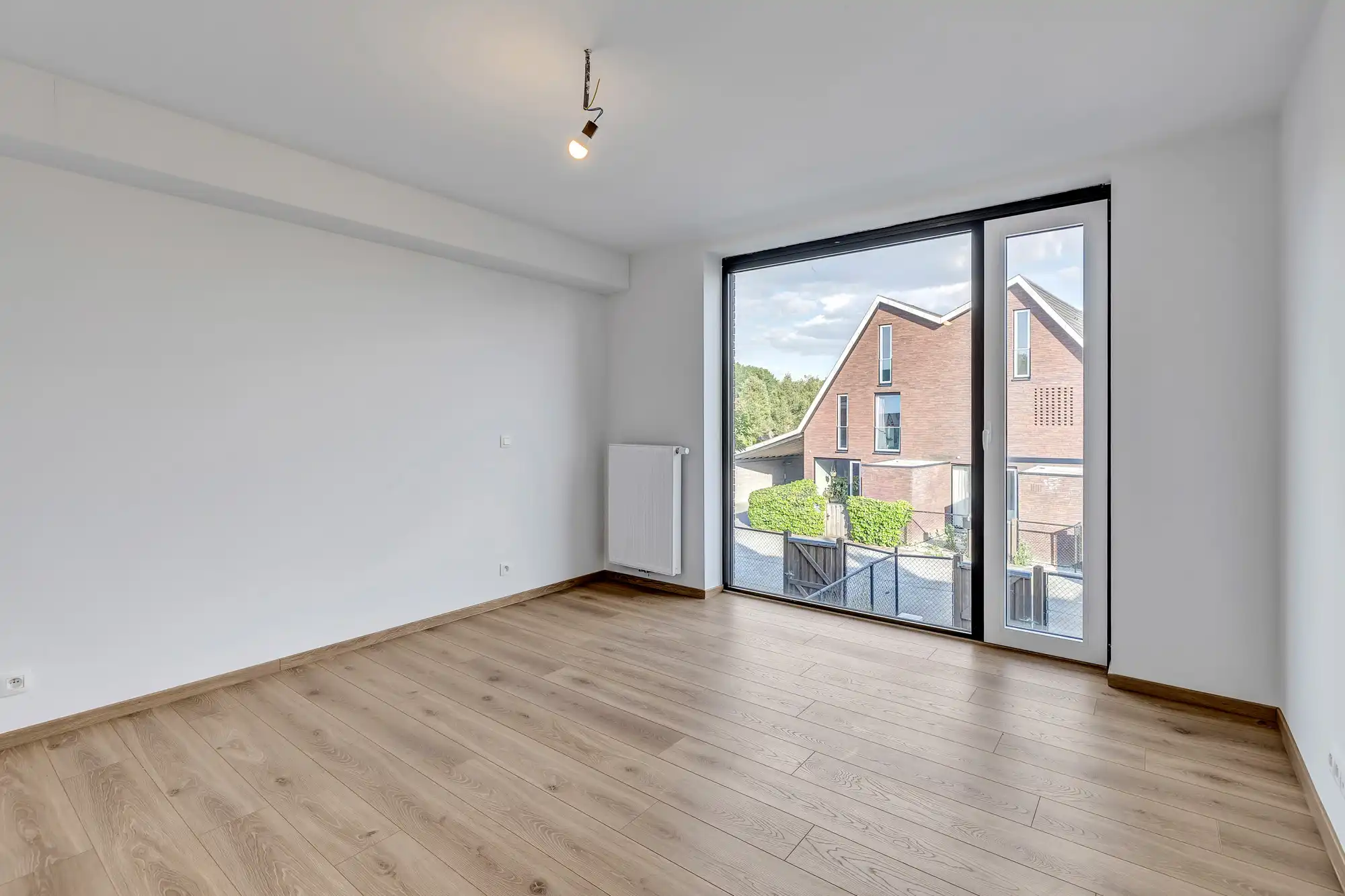 Volledig afgewerkte nieuwbouwwoning met 5 slaapkamers foto 14