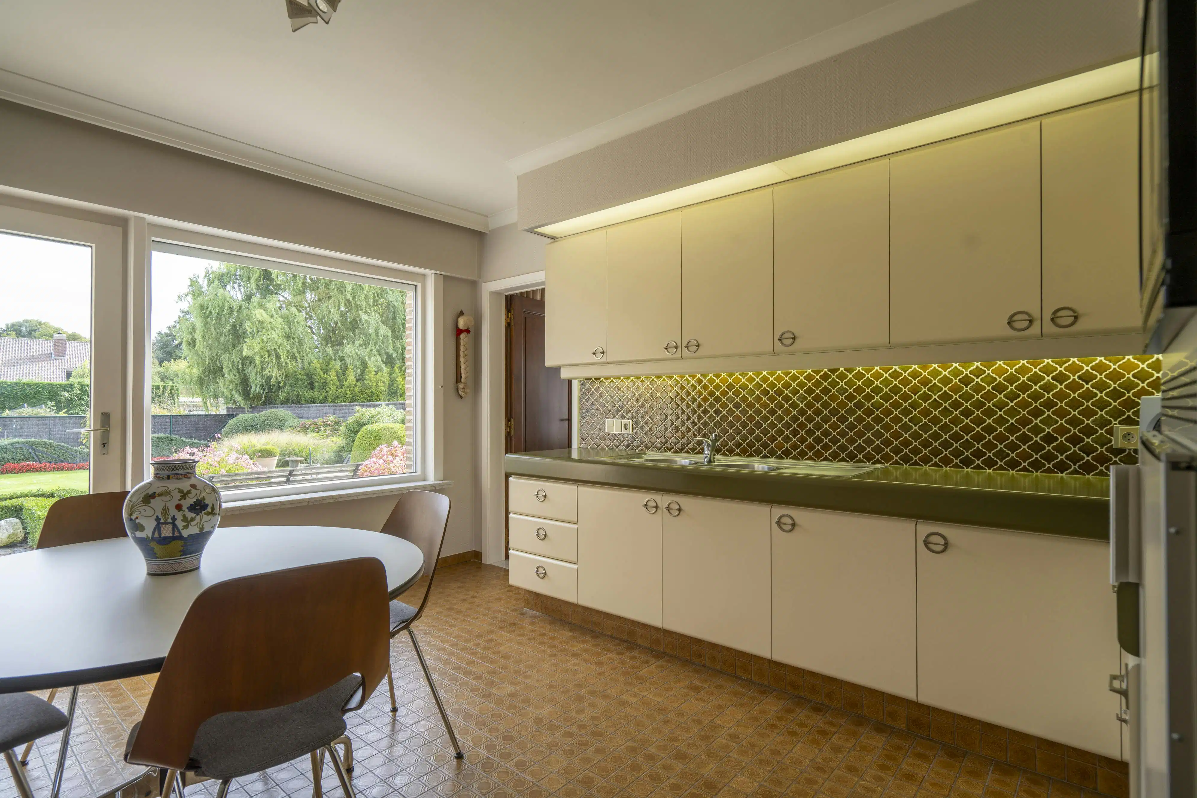 Ruime villa met 4 slaapkamers te koop in Wevelgem foto 4