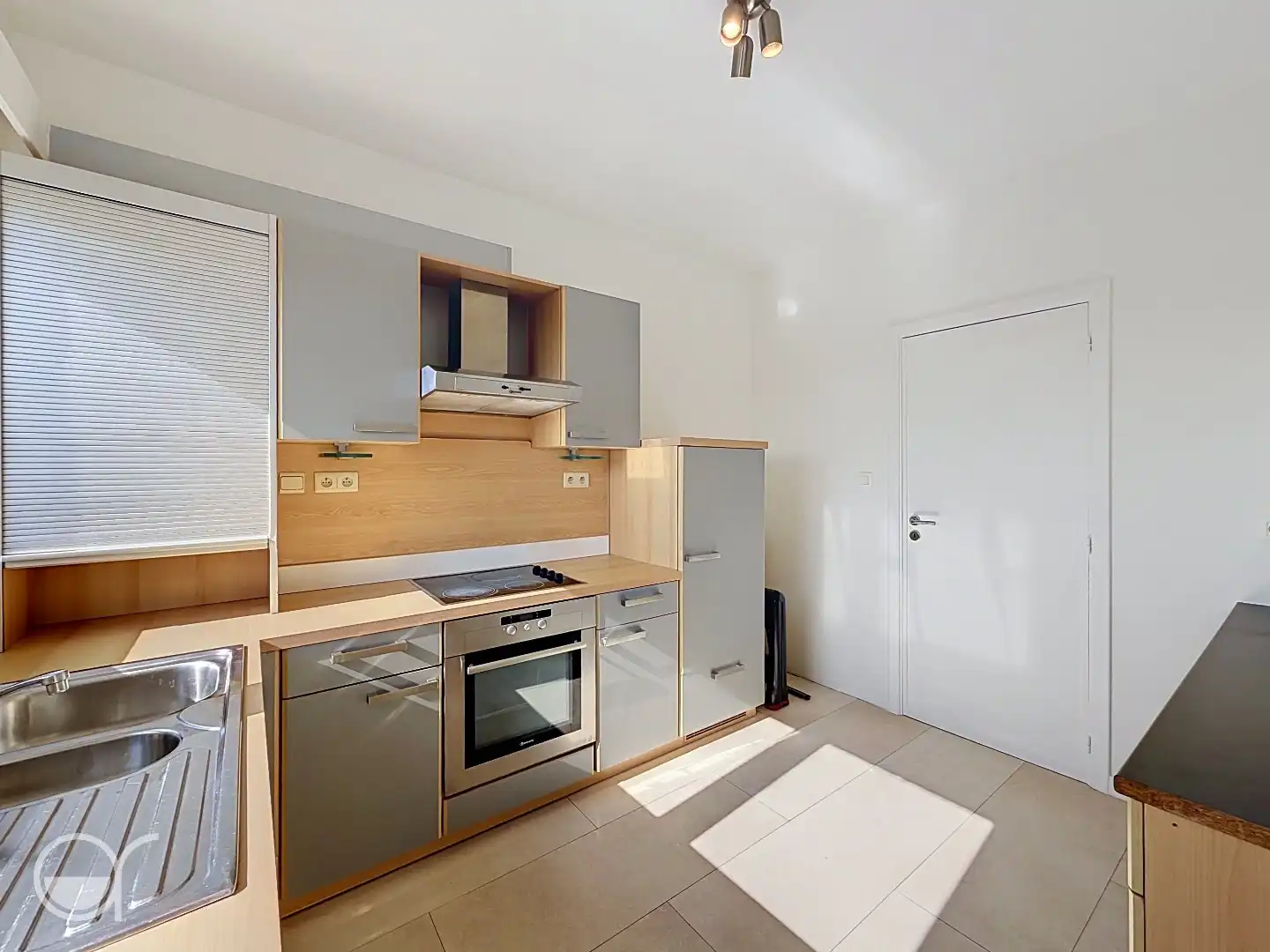 Rustig gelegen appartement met één slaapkamer, bureau en garagebox foto 5