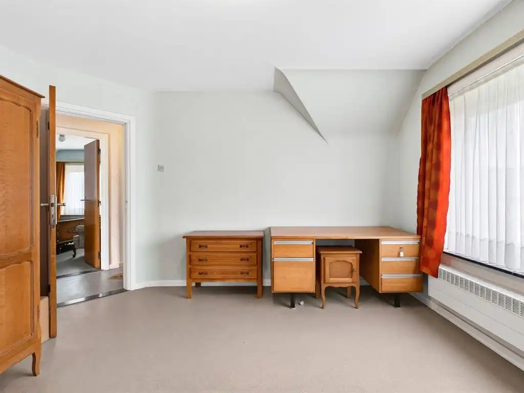 Verzorgde, vrijstaande woning, op te frissen naar eigen smaak foto 34