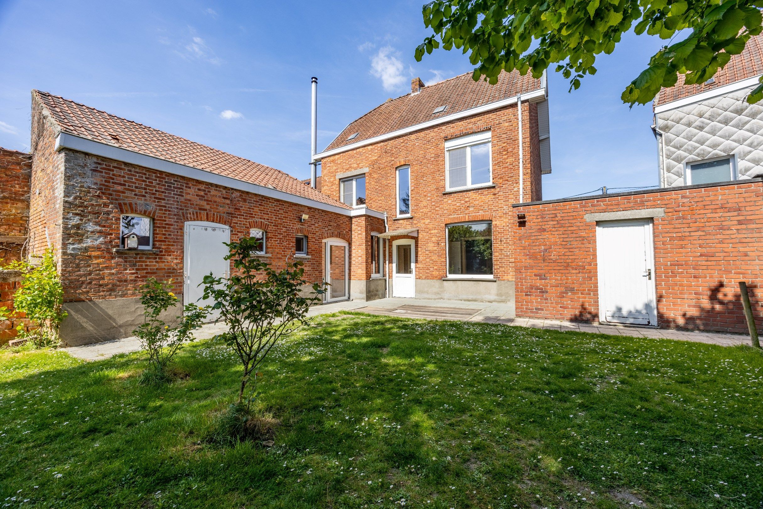 CHARMANTE BURGERWONING MET GARAGE foto 10