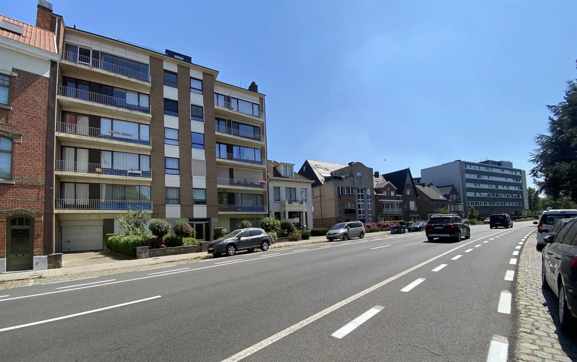 Instapklaar luxueus gerenoveerd 3 slaapkamer appartement met garage op toplocatie in Gent foto 23