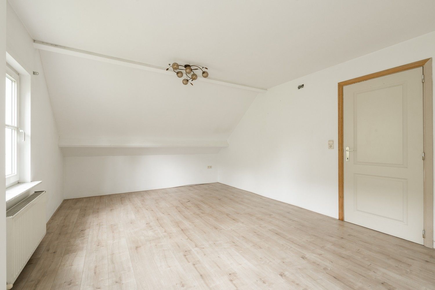 Vrijstaande woning met 5 slk op ruim perceel van 30 are in Pelt foto 21