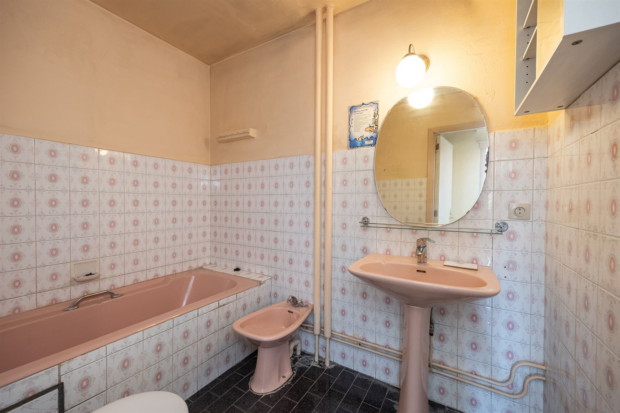 Te renoveren appartement met twee slaapkamers en terras foto 14