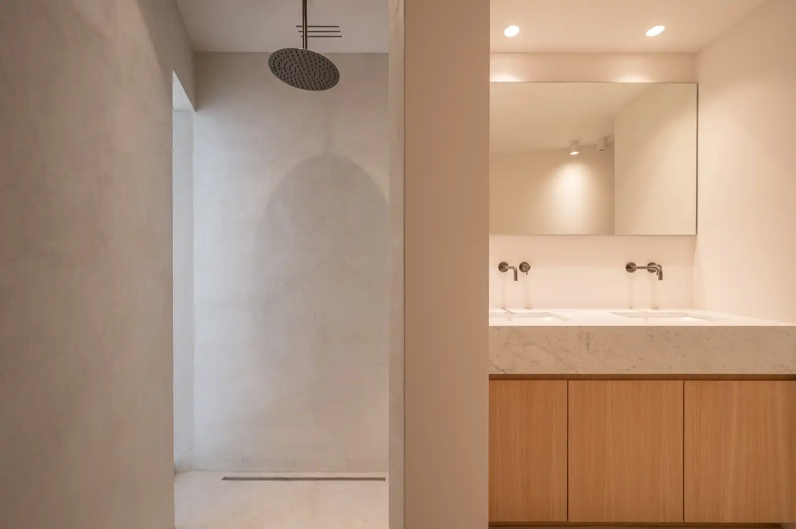 Lichtrijk 3-slaapkamer appartement centraal gelegen. foto 16