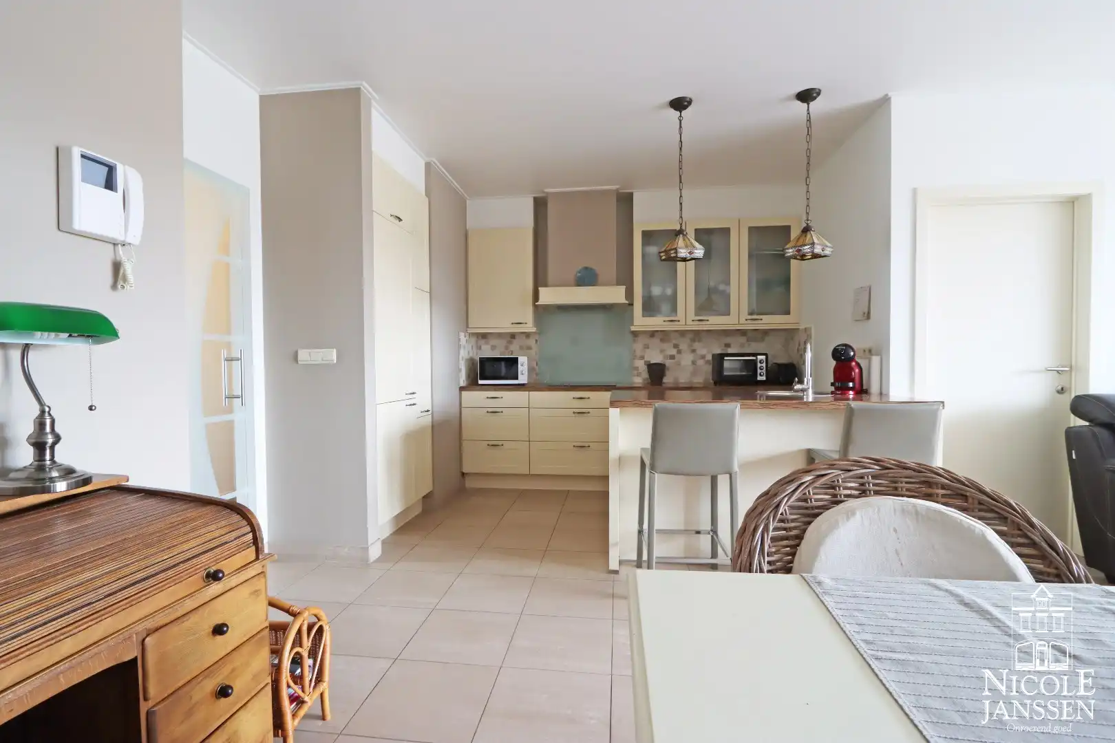 Instapklaar, verzorgd appartement met terras foto 9