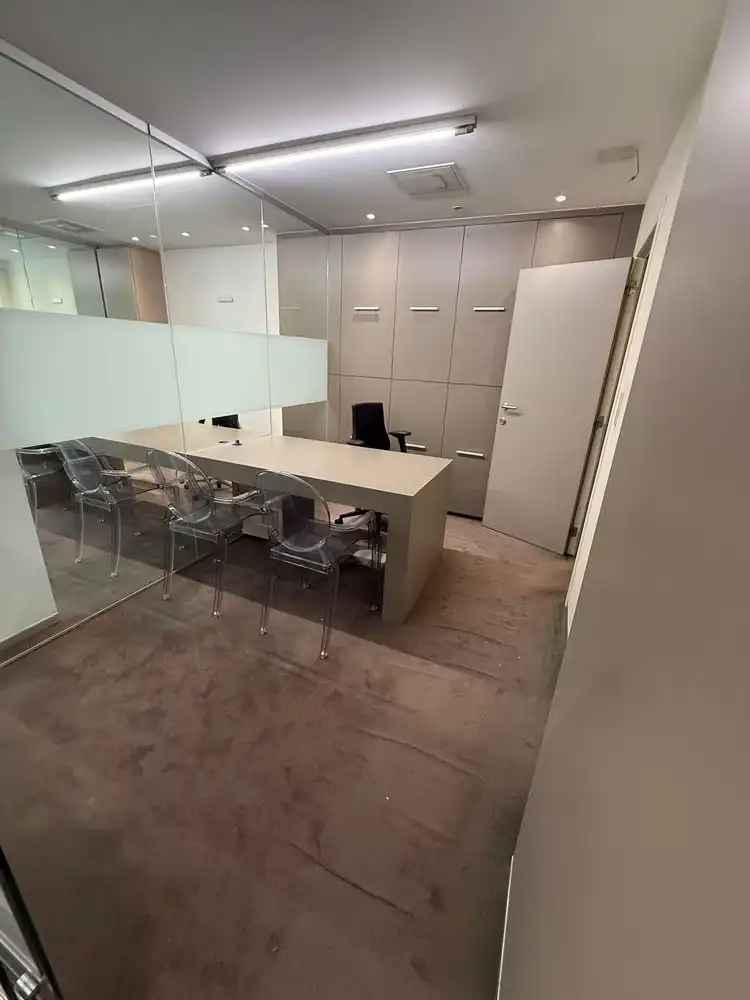 Instapklaar en strategisch gelegen kantoor-/praktijkpand (170 m²) met 6 autostaanplaatsen op toplocatie in Ninove foto 12