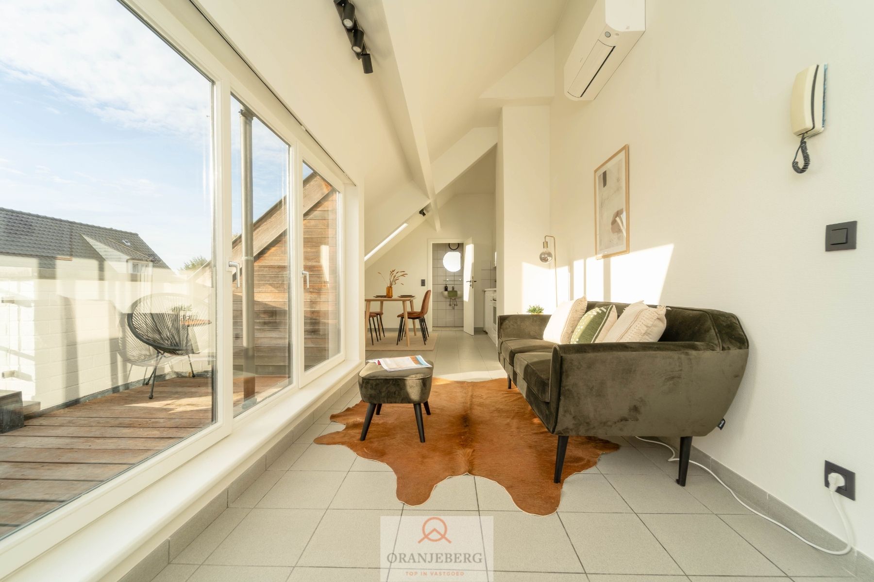 Lichtrijke studio met terras Sint-Amandsberg! foto 9