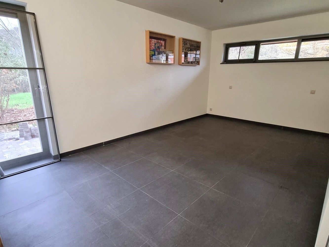 Vernieuwde woning, zeer rustig gelegen met enorm grote zolderruimte. Veel potentieel! foto 9