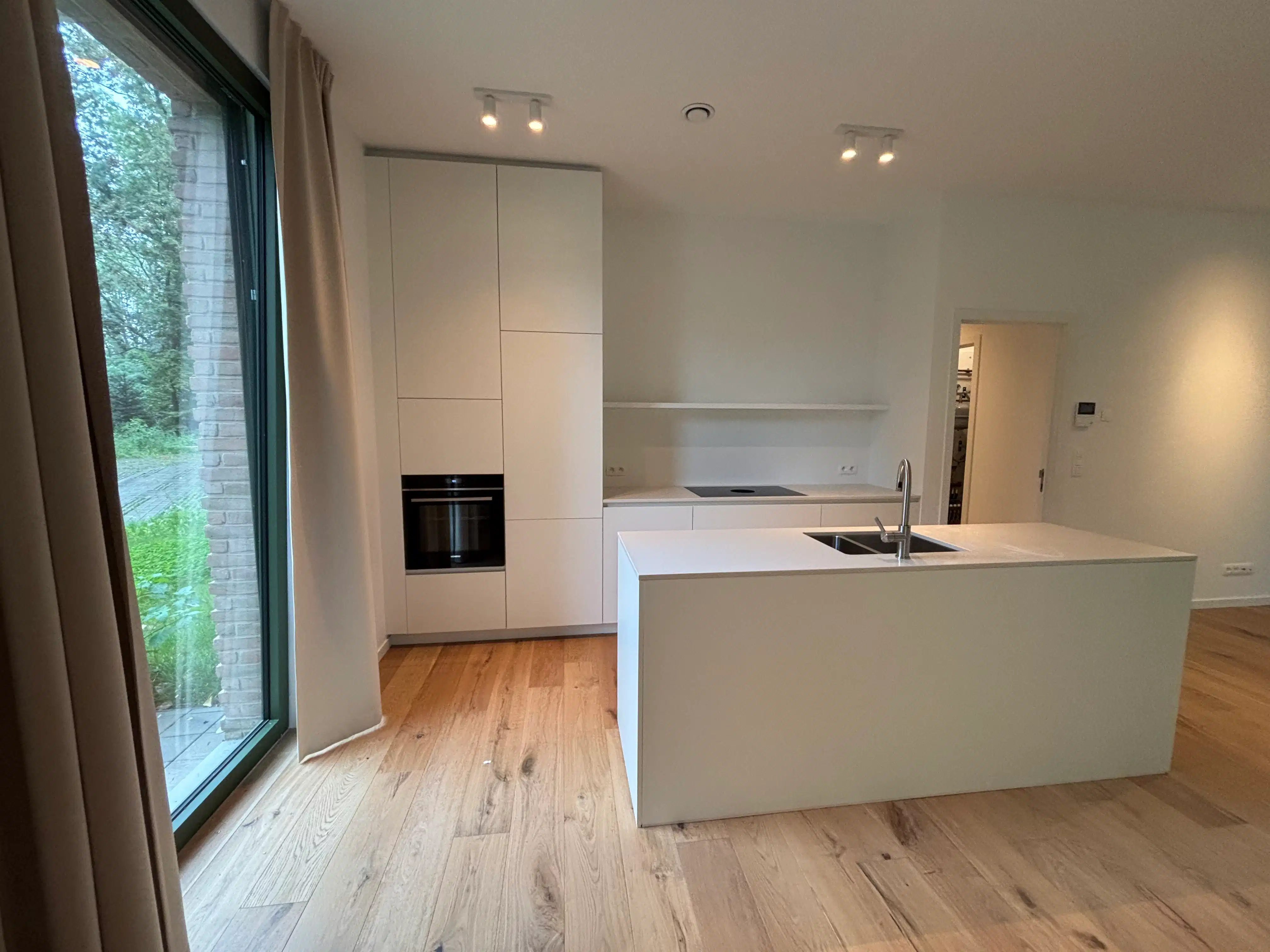 LUXUEUS NIEUWBOUWAPPARTEMENT MET TWEE SLAAPKAMERS EN RUIM TERRAS foto 5