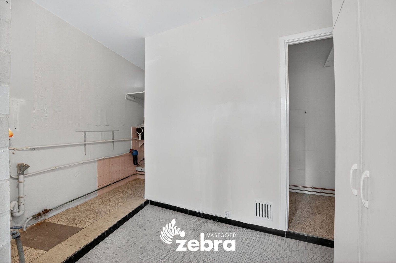 Ruime woning met 3 slaapkamers en garage nabij centrum Meulebeke! foto 15