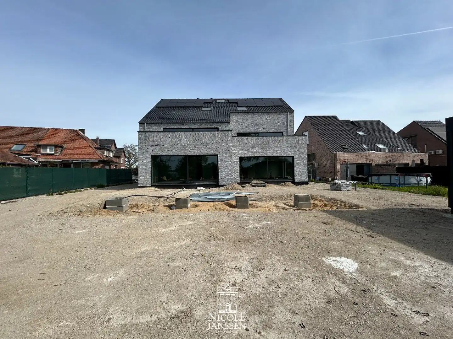 Gelijkvloers appartement met drie slaapkamers foto 3