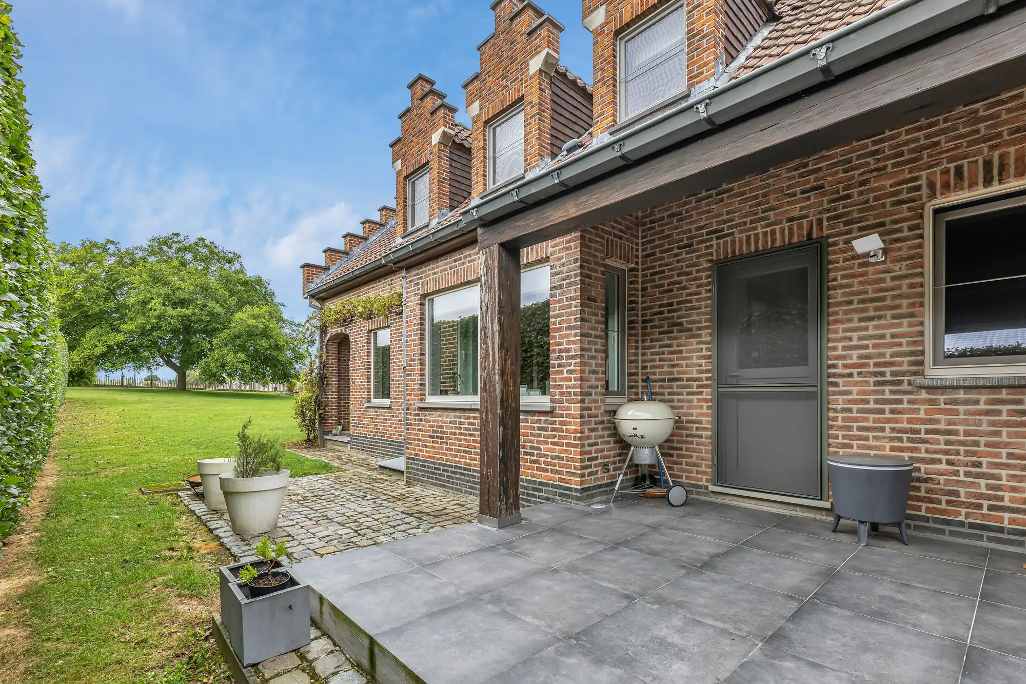 Instapklare, goed onderhouden villa op gunstige locatie foto 4