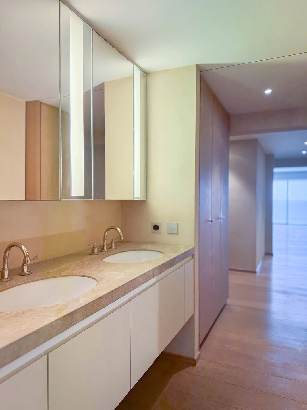 Exclusief appartement op de Zeedijk in Het Zoute... foto 12