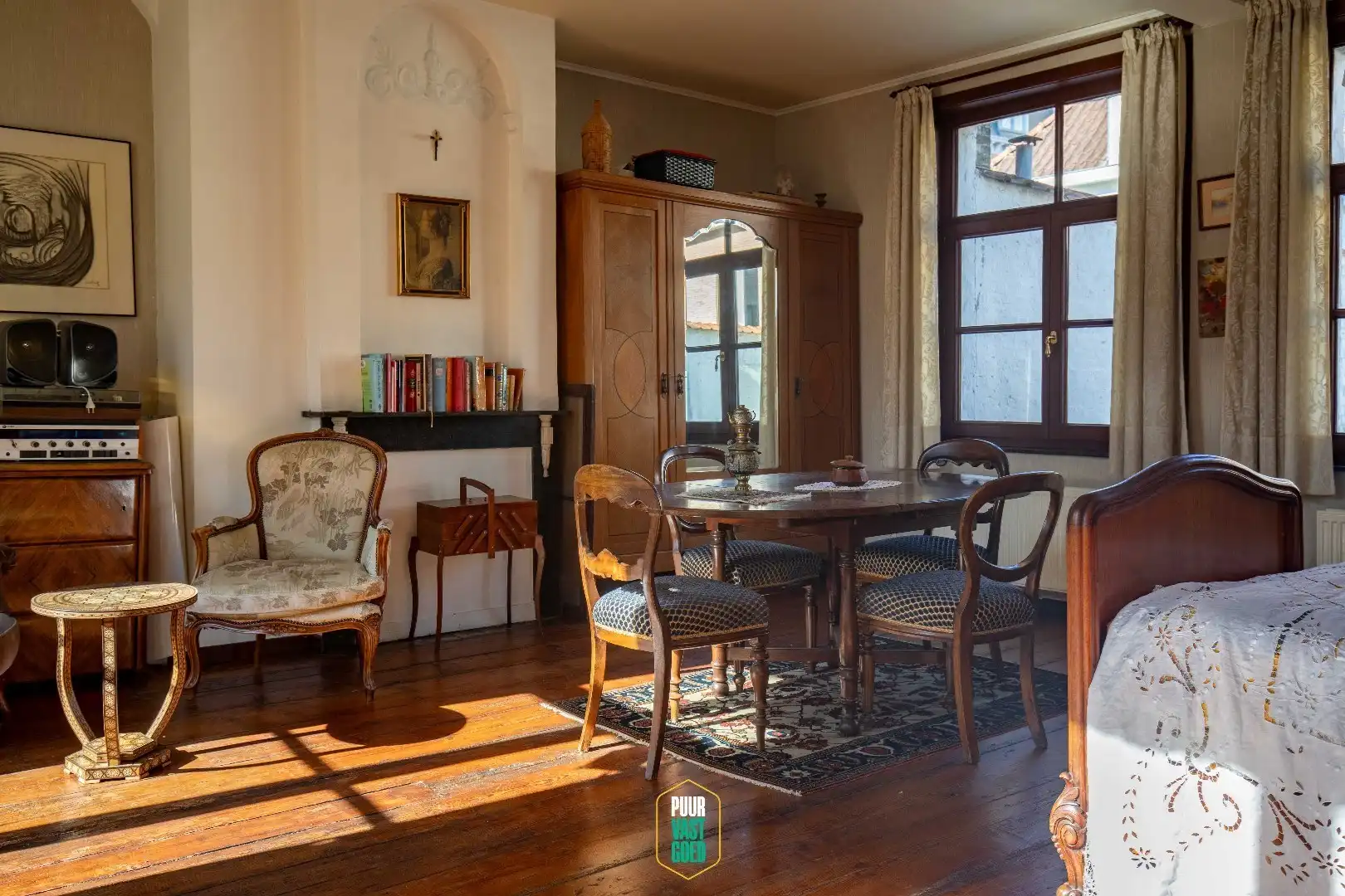 Te huur voor korte duur – Karaktervolle historische woning in hartje Brugge foto 16