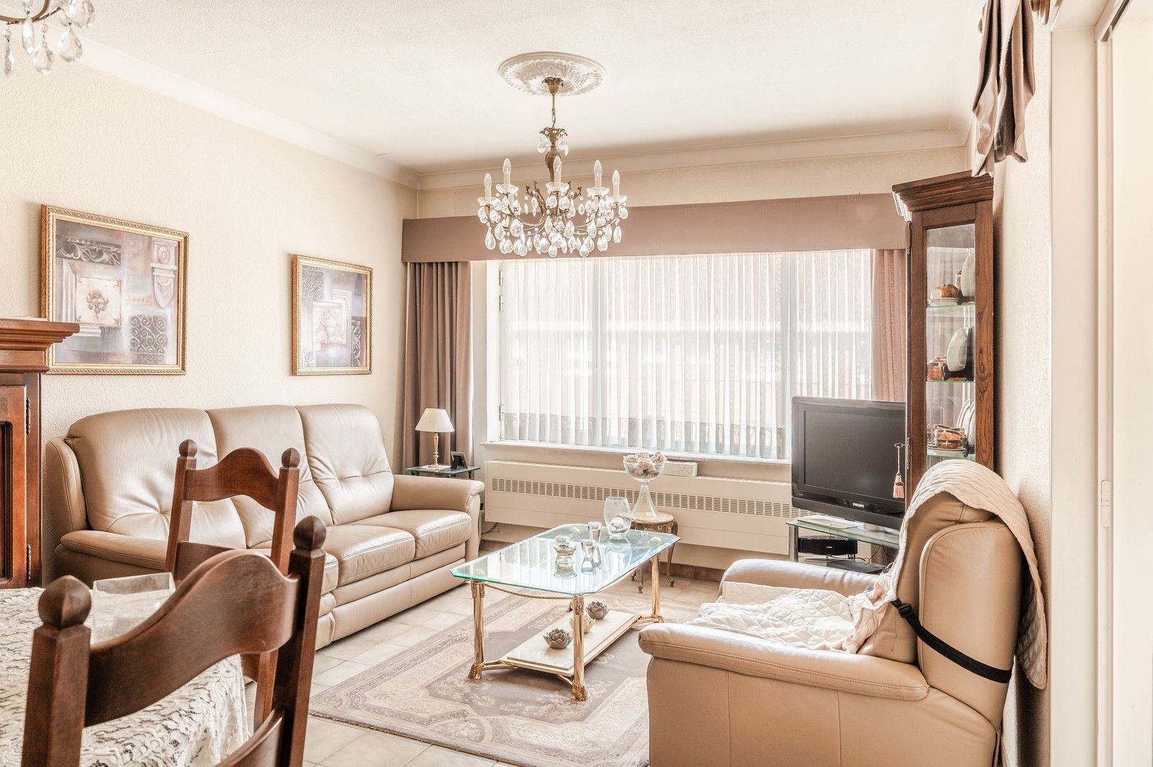 Appartement met kelderberging en garage foto {{pictureIndex}}