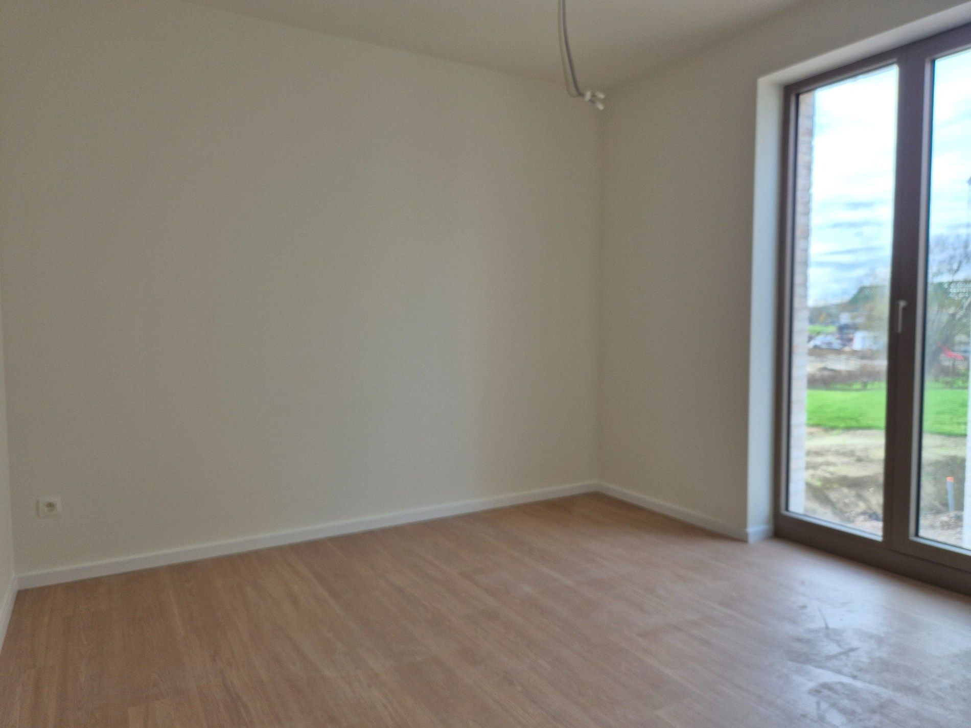 Nieuwbouwwoning met 3 slaapkamers en tuin foto 9