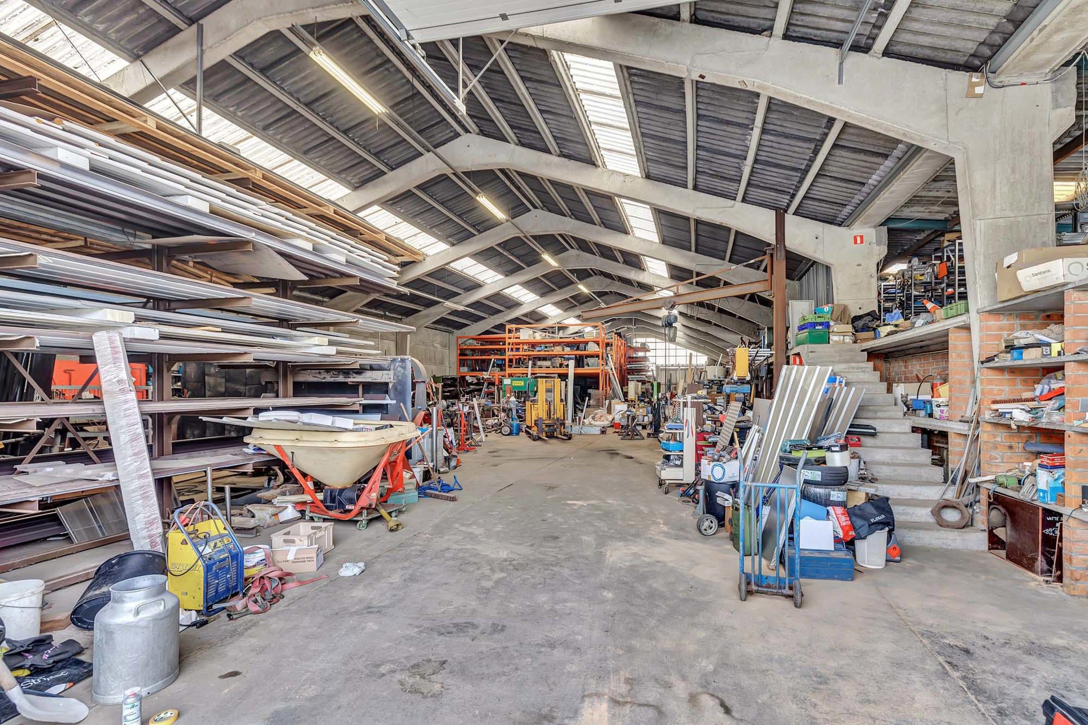 Ruime loods met woonentiteit  foto 2