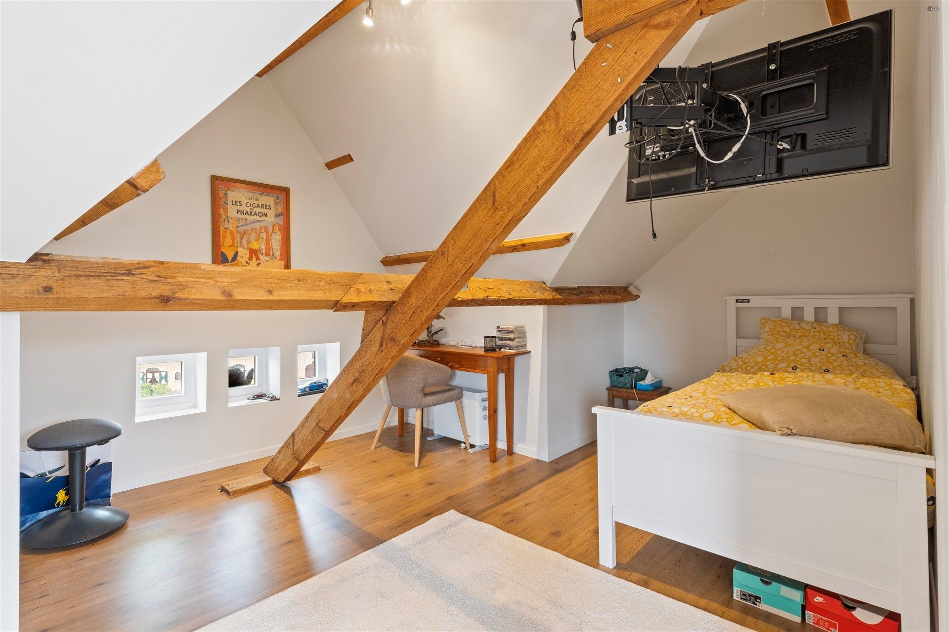 Indrukwekkende woning op een ruim perceel van 2208 m². foto 19