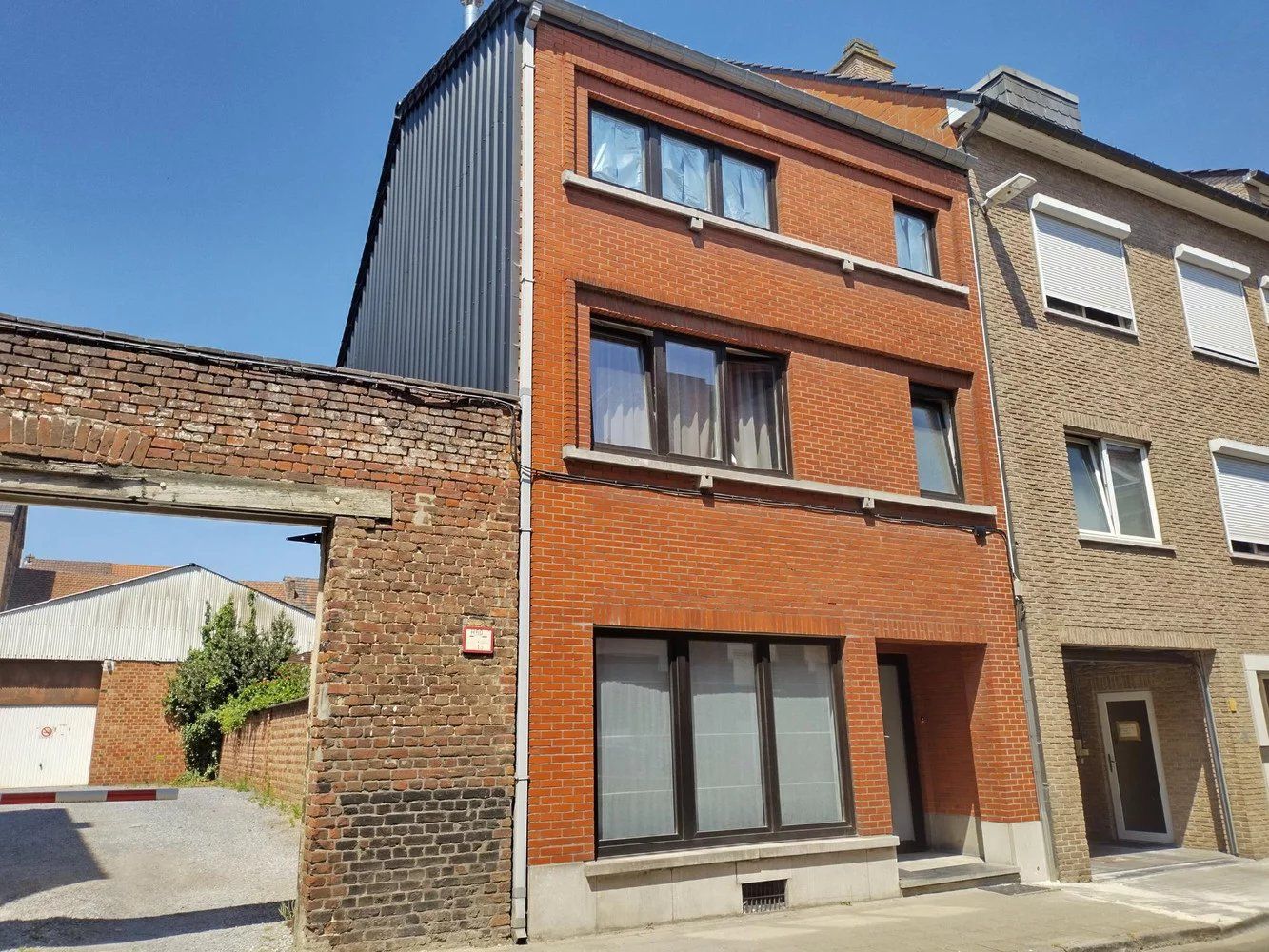 Degelijke eengezinswoning nabij centrum foto 2