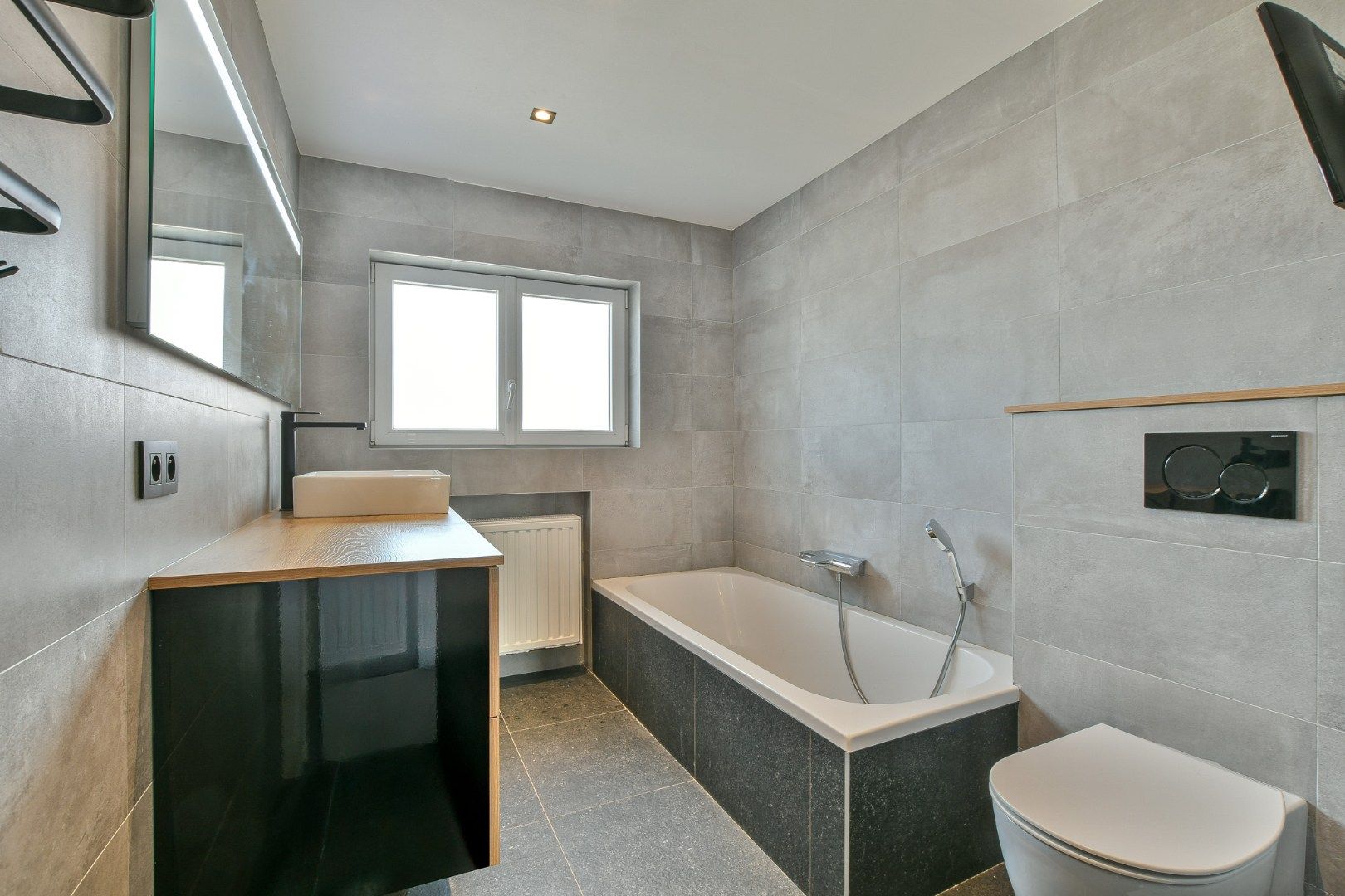 Volledig gerenoveerde bel-etagewoning in centrum Blankenberge te koop! foto 16