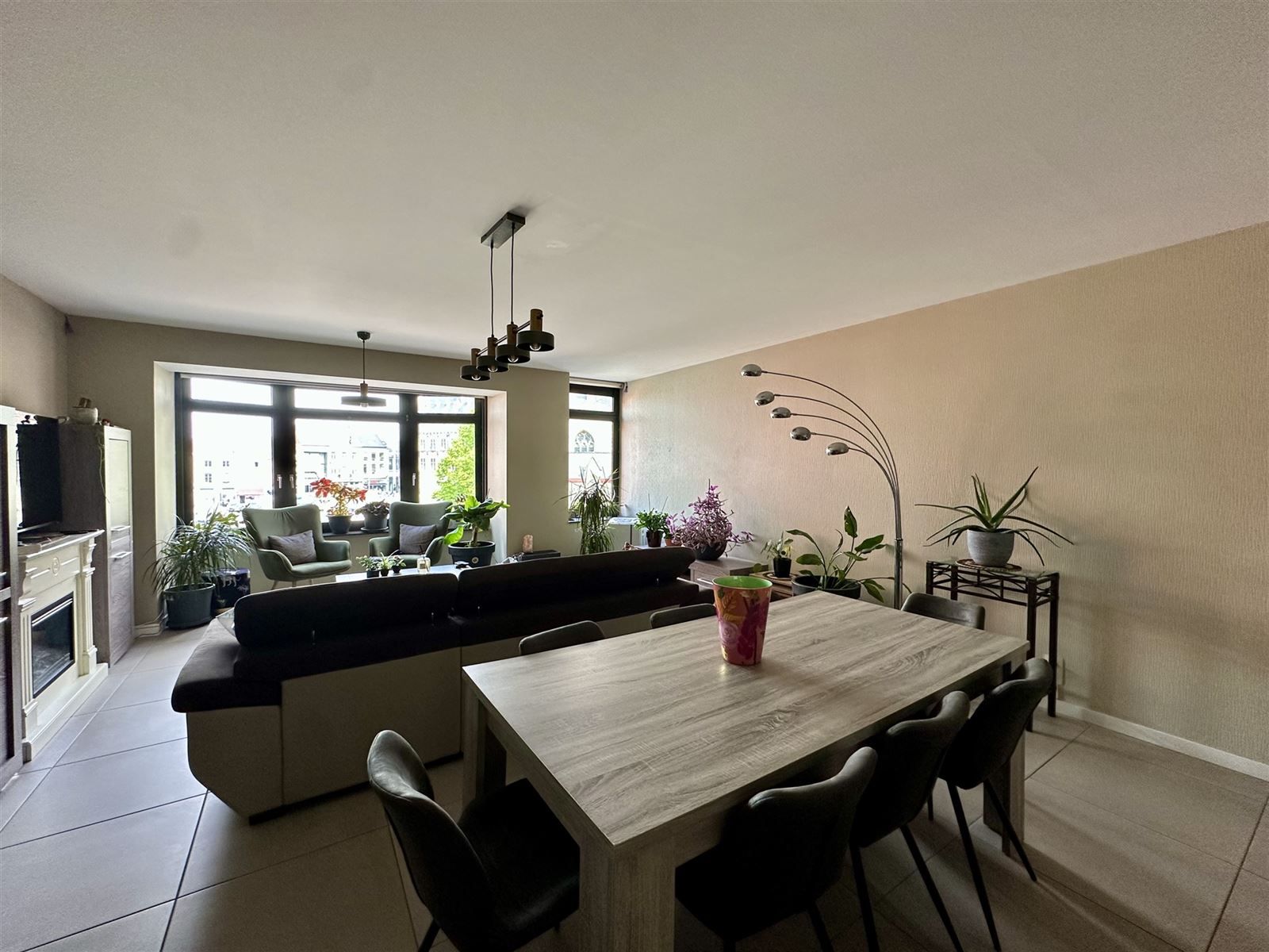 Volledig gerenoveerd appartement in hartje Geraardsbergen! foto 2