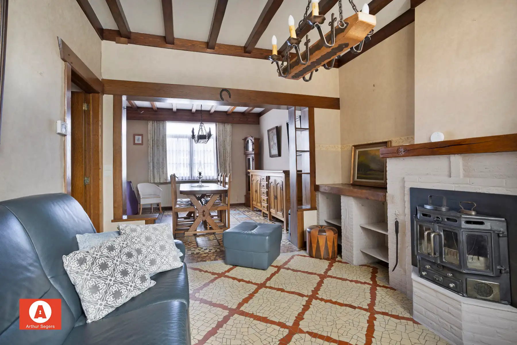 Te renoveren woning met werkhuis en ruime tuin foto 5