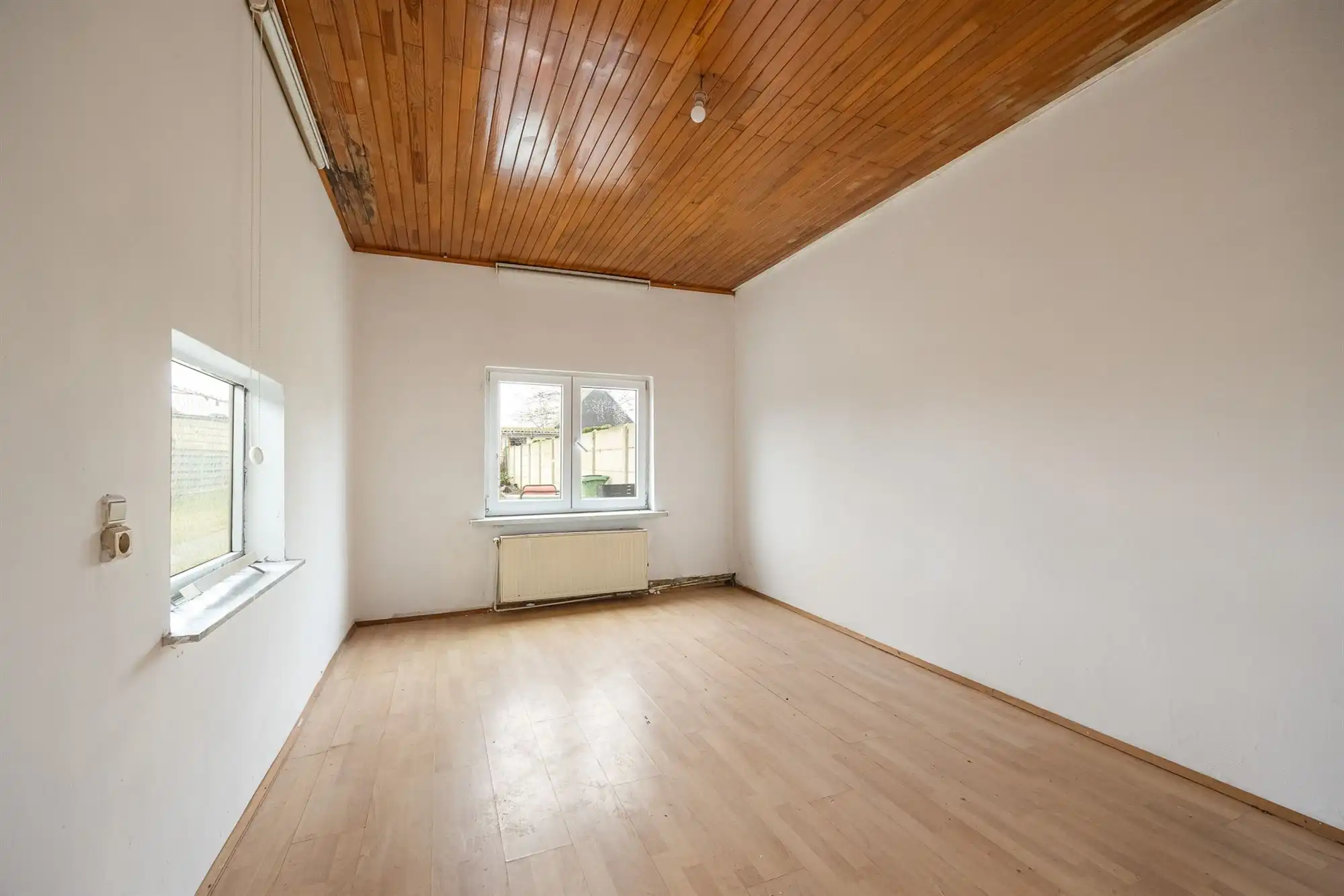 Te renoveren ééngezinswoning met 3 slpkrs, tuin en garage foto 6