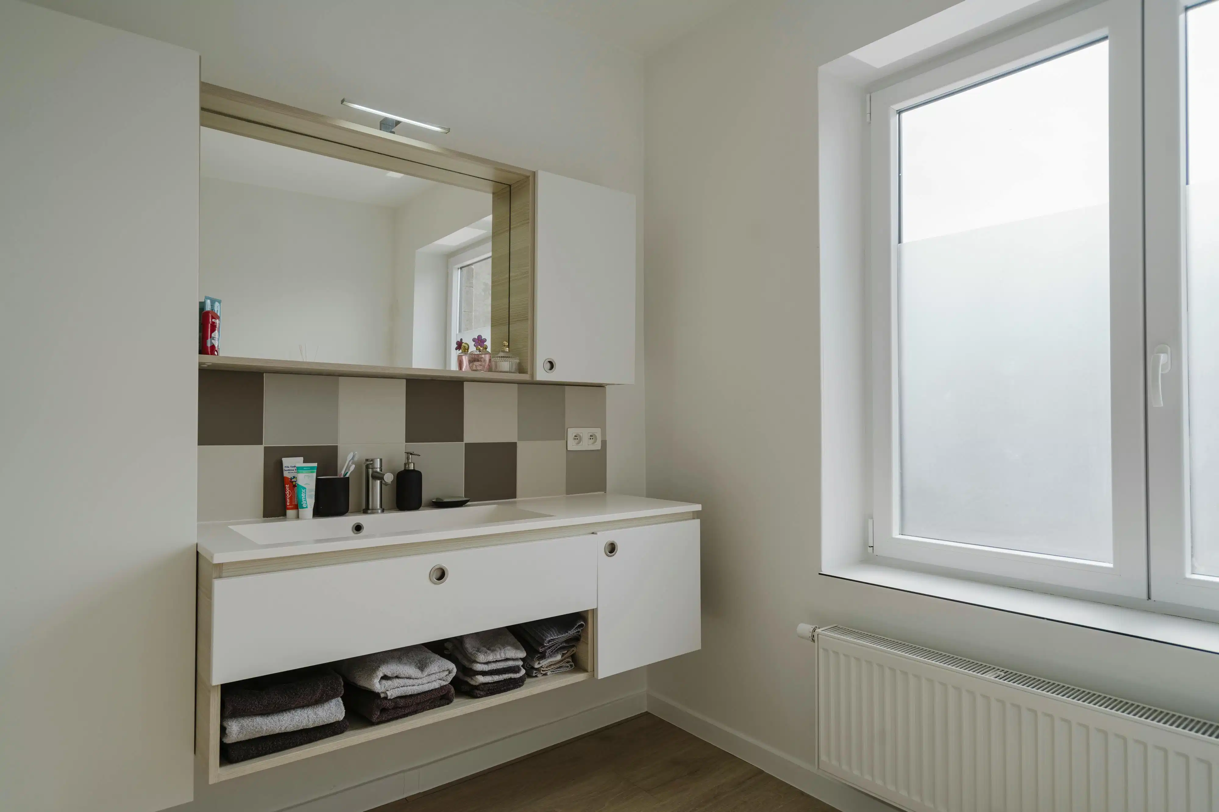 Instapklare woning te koop in Heule, nabij centrum Kortrijk! foto 17