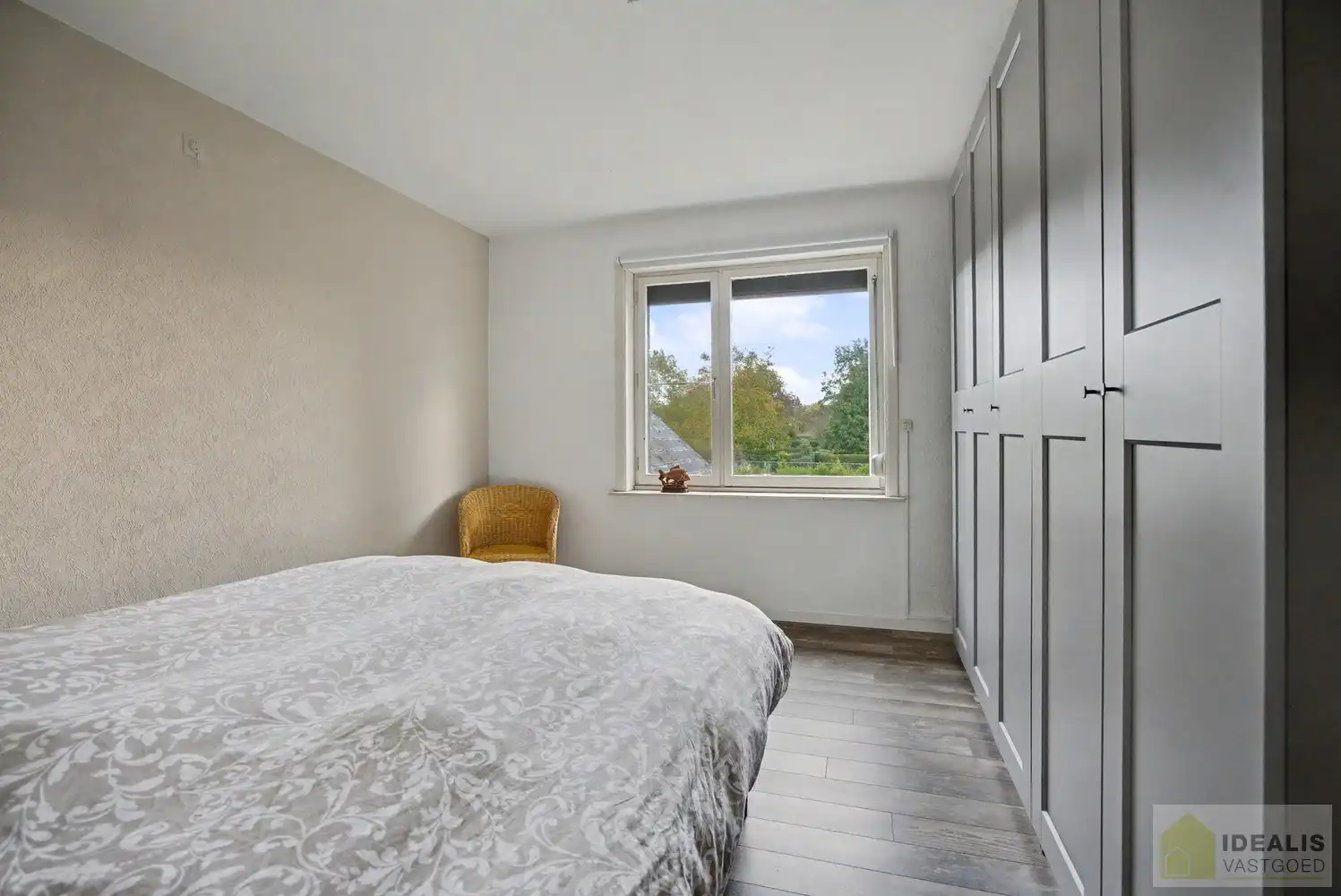 IDEALIS VASTGOED - Nabij het groen gelegen woning met een bewoonbare oppervlakte van + -125m² op een perceel van 7a59ca! Het betreft een zeer centraal gelegen woning t.o.v. grote steden als Leuven, Brussel, Antwerpen en Hasselt die vlot bereikbaar zijn door de nabijheid van de E313 en E314. Uitermate geschikt voor kandidaten op zoek naar een te renoveren woning in de groene omgeving van Linkhout!! foto 15