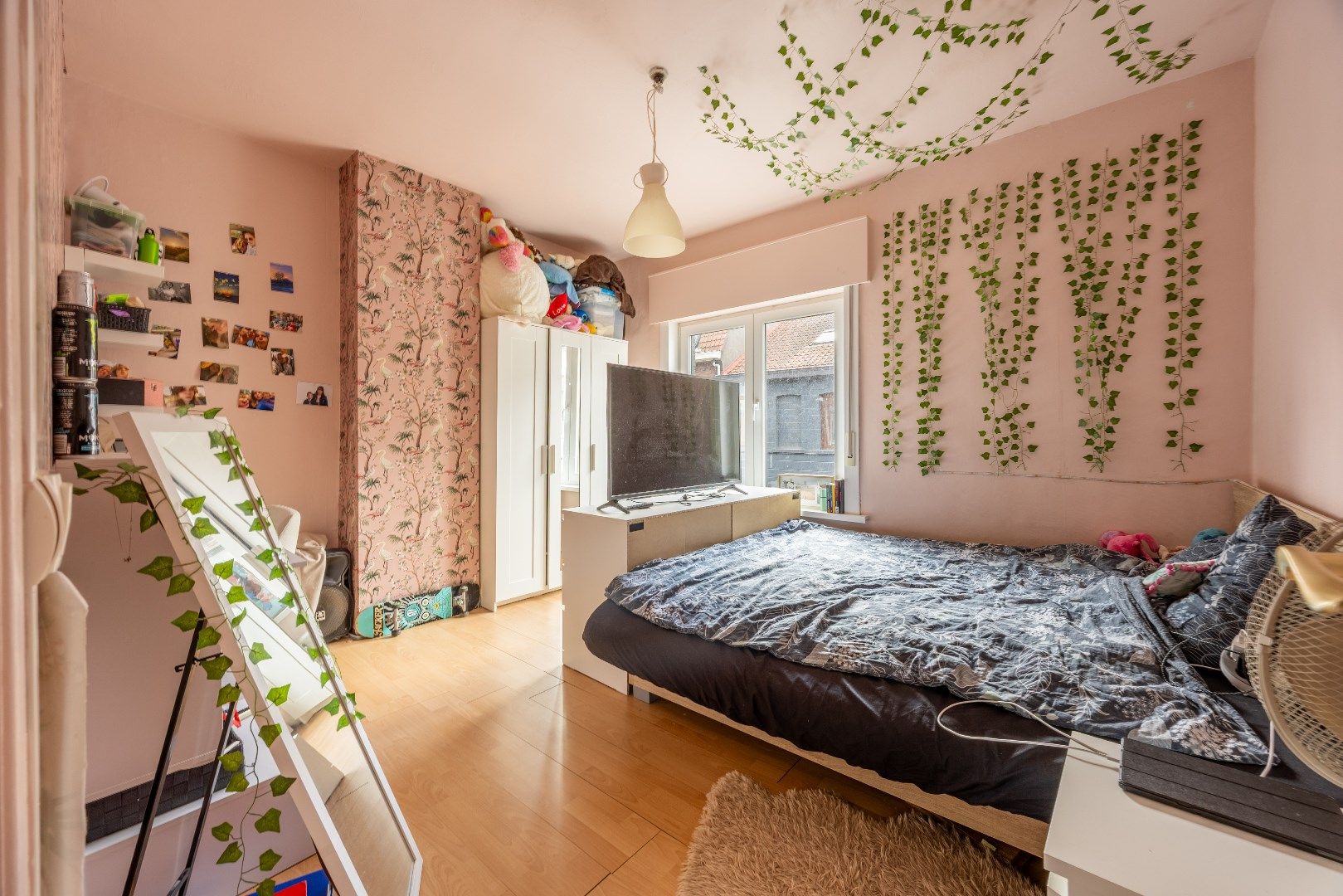 Starterswoning met drie slaapkamers en tuin foto 9