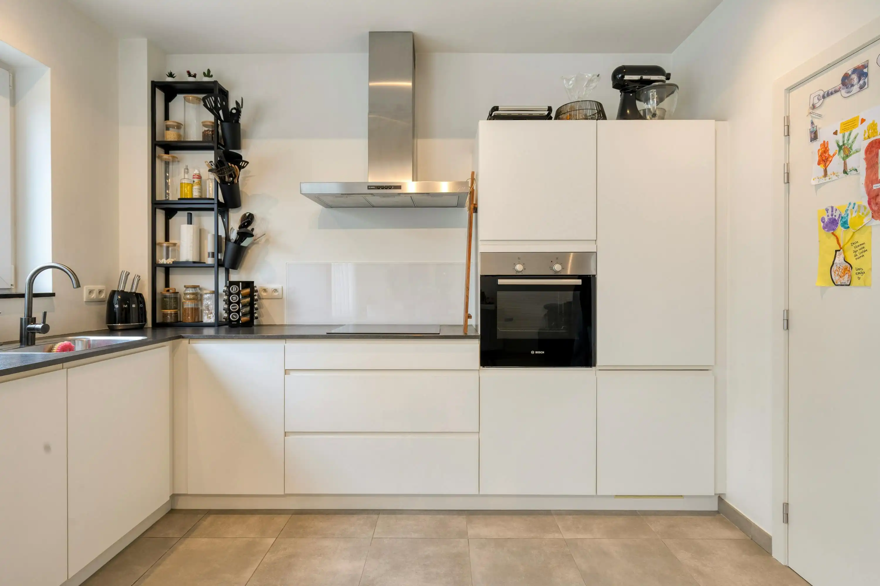 Appartement te koop in Merksem met 2 slaapkamers en garage foto 6