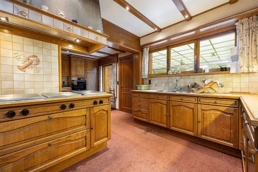 Te renoveren charmante villa met zwembad foto 7