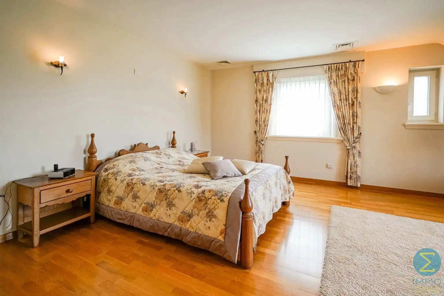 Exclusieve villa met bijgebouwen op 6.660m² grond foto 15