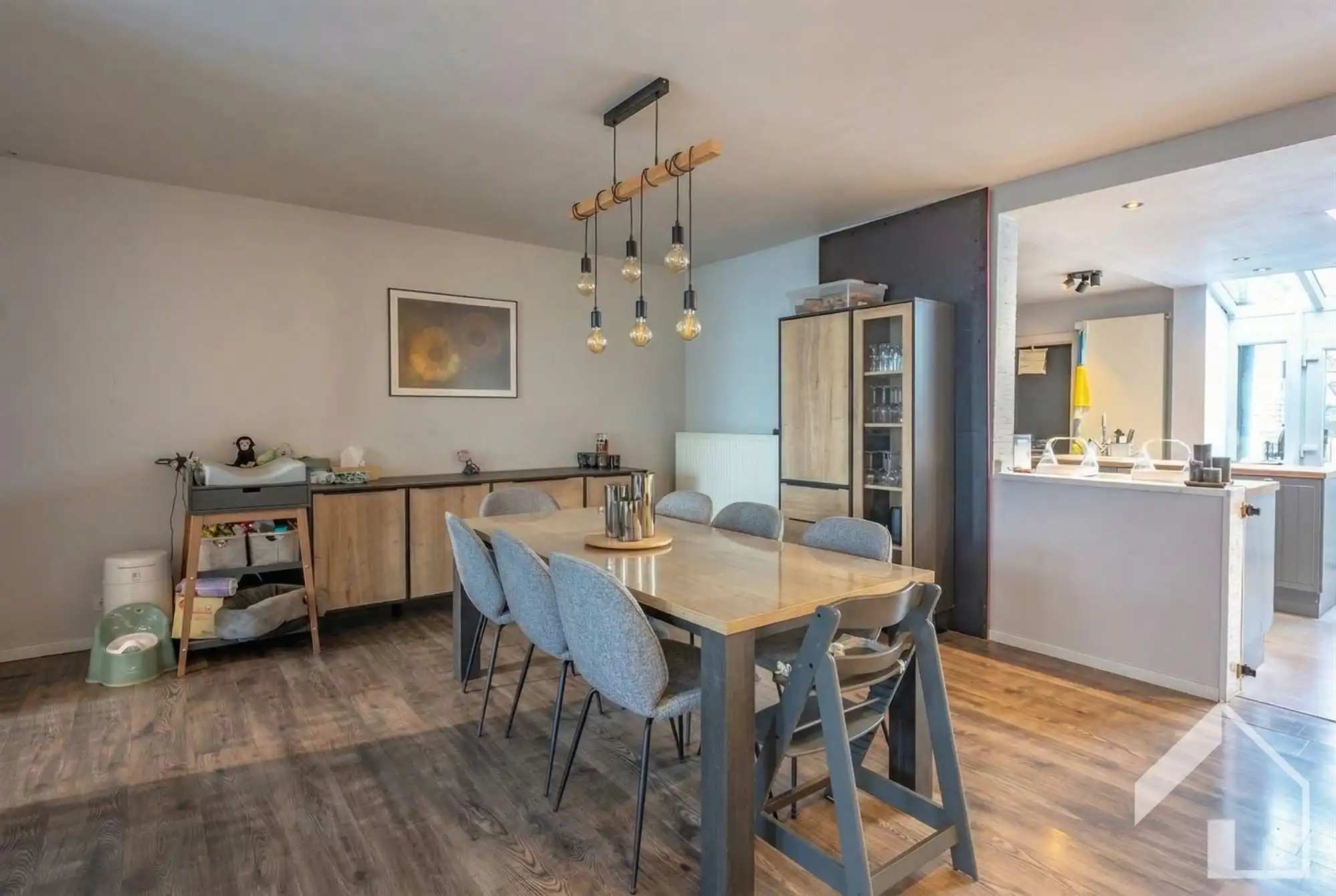 Instapklare gezinswoning op goede locatie in Wijnegem foto 4