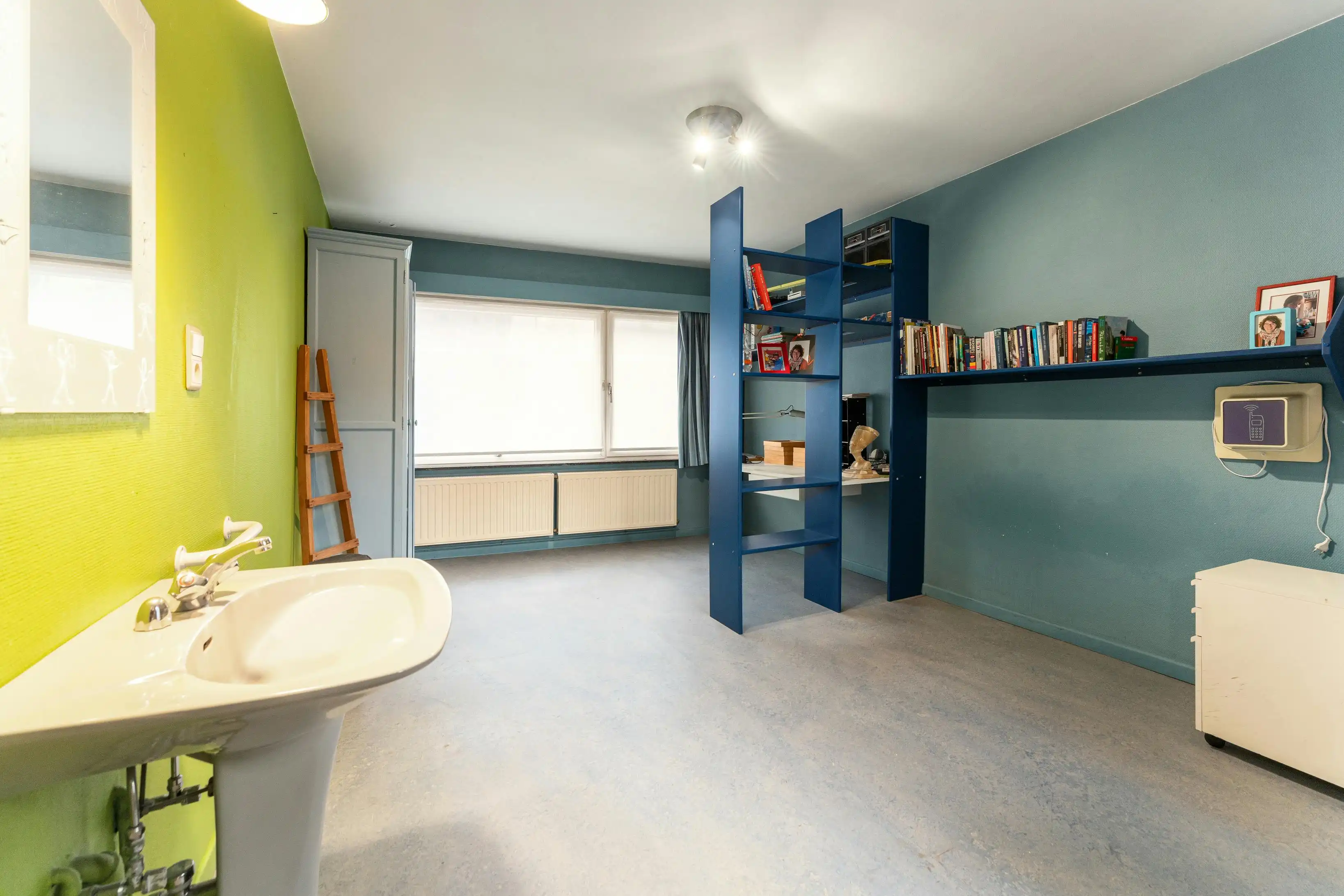 Ruime woning met handelsgelijkvloers en appartement in het centrum van Veurne. foto 16