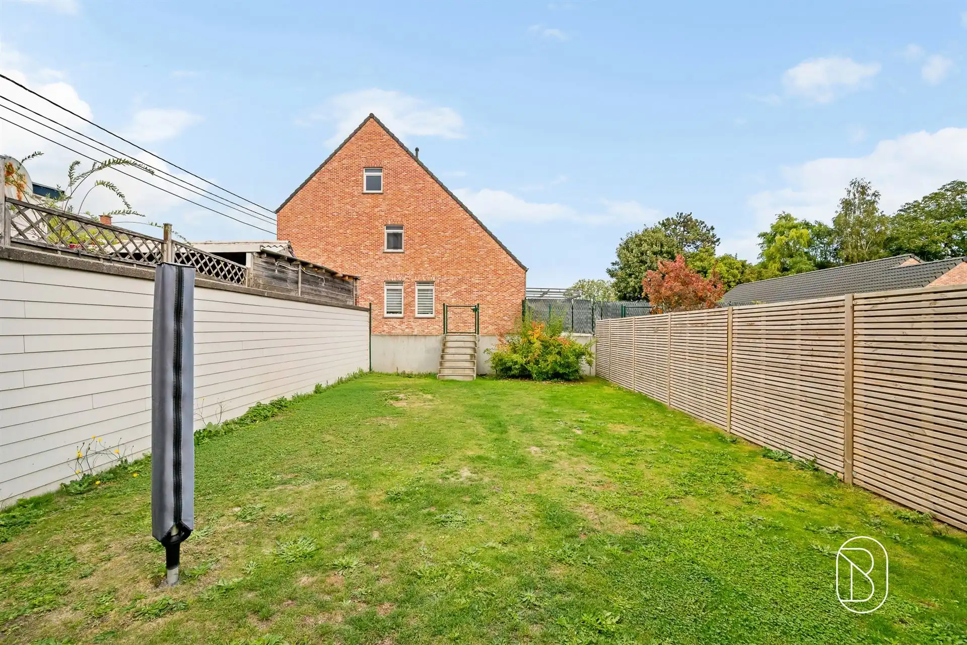 Recente woning met 3 slk, tuin en garage nabij Kluisbos foto 3