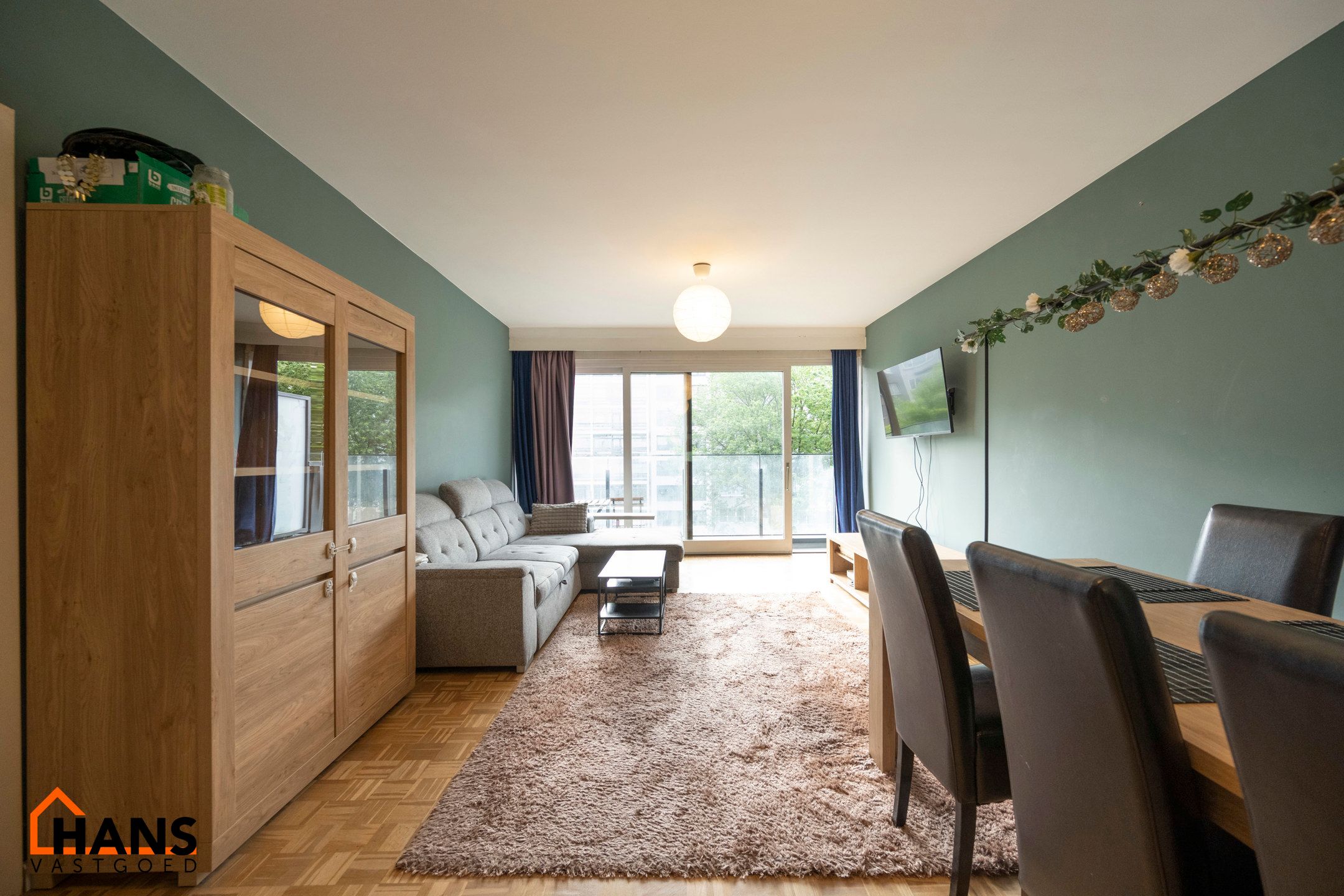 Riant appartement + staanplaats + kelder foto 4