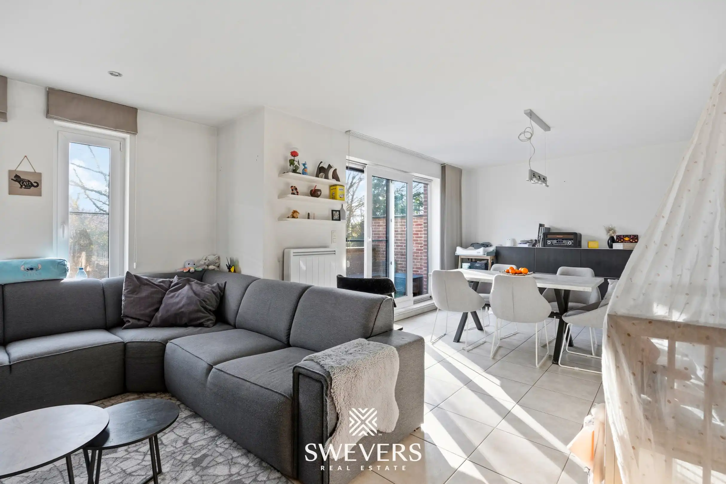 Instapklare duplex met zonnig terras en groen uitzicht in Genk foto 3