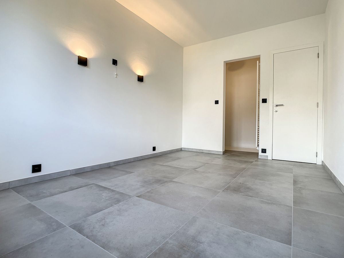 Modern gerenoveerd gelijkvloers appartement nabij park 58 foto 6