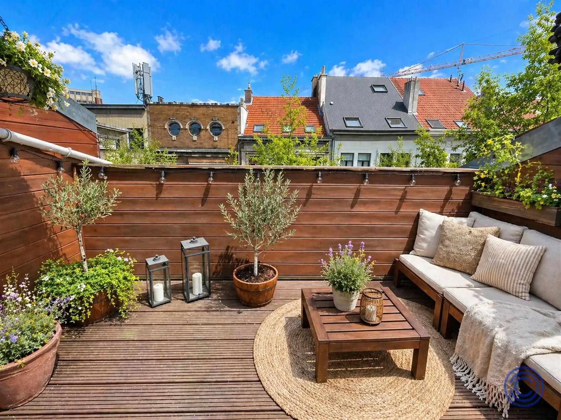 Zonovergoten dakappartement met terras in het midden van Antwerpen! foto 2