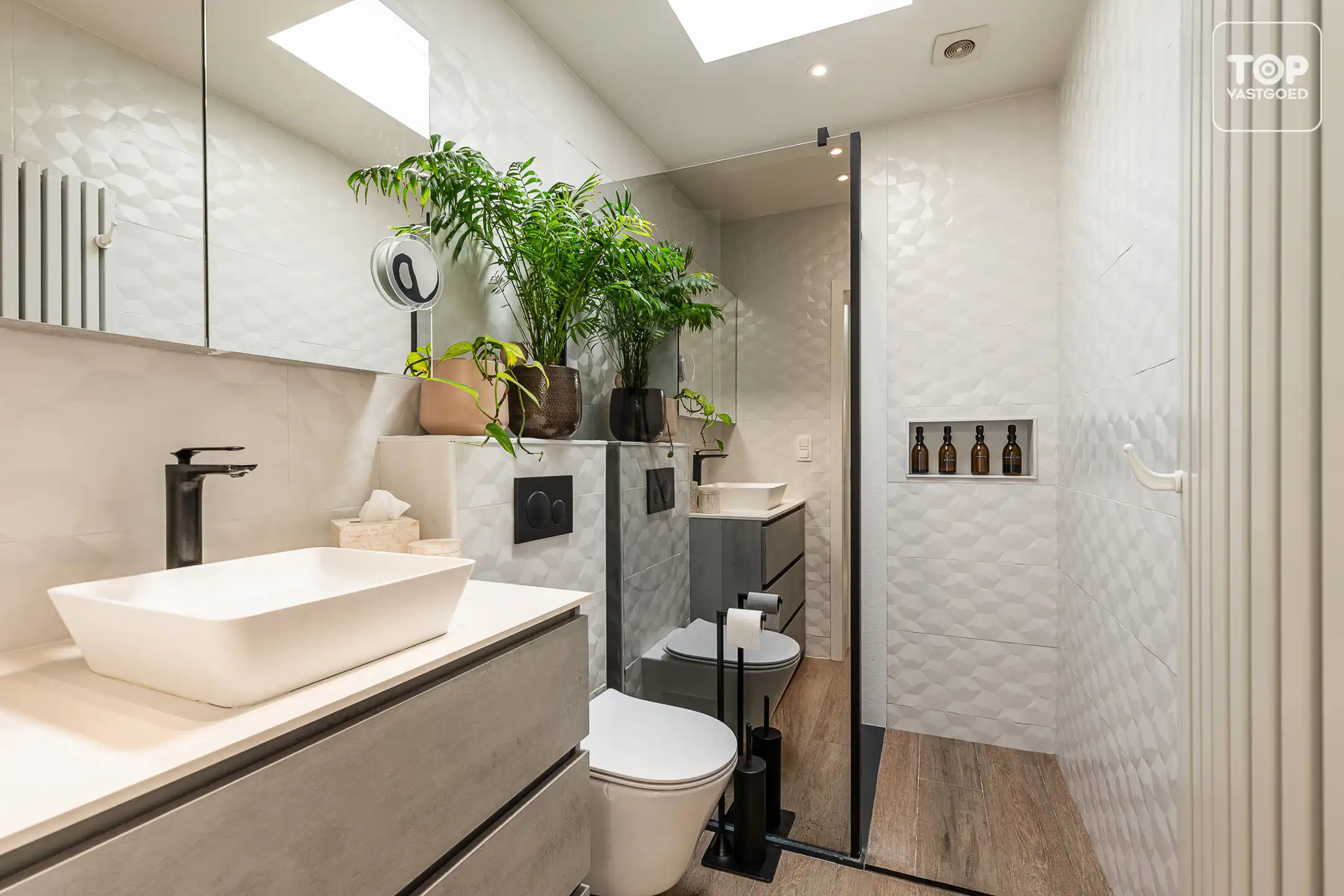 Ideale starterswoning met 2 slaapkamers en dressing. foto 13