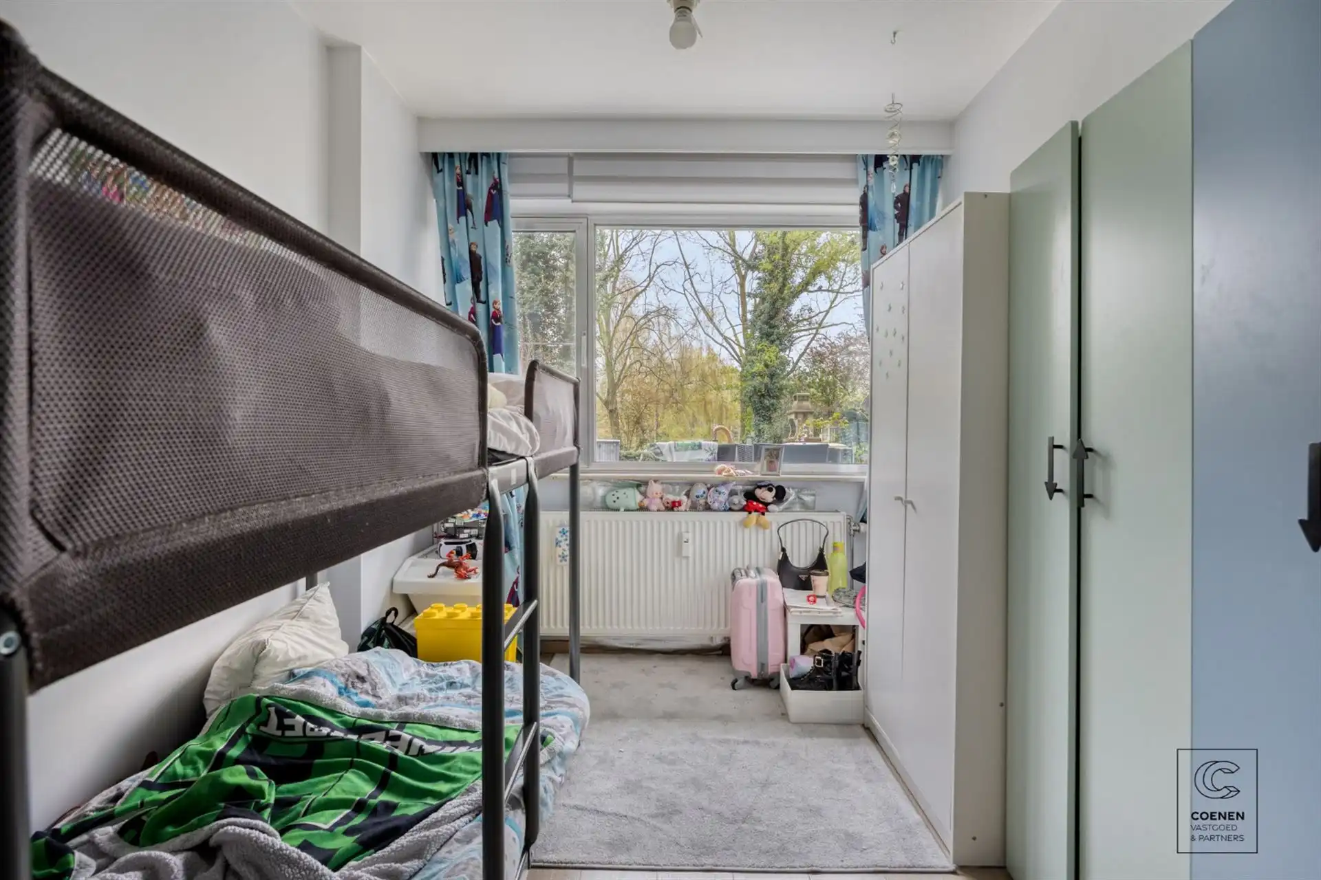 Ruim appartement met 3 slpk en schitterende tuin te Merksem! foto 12