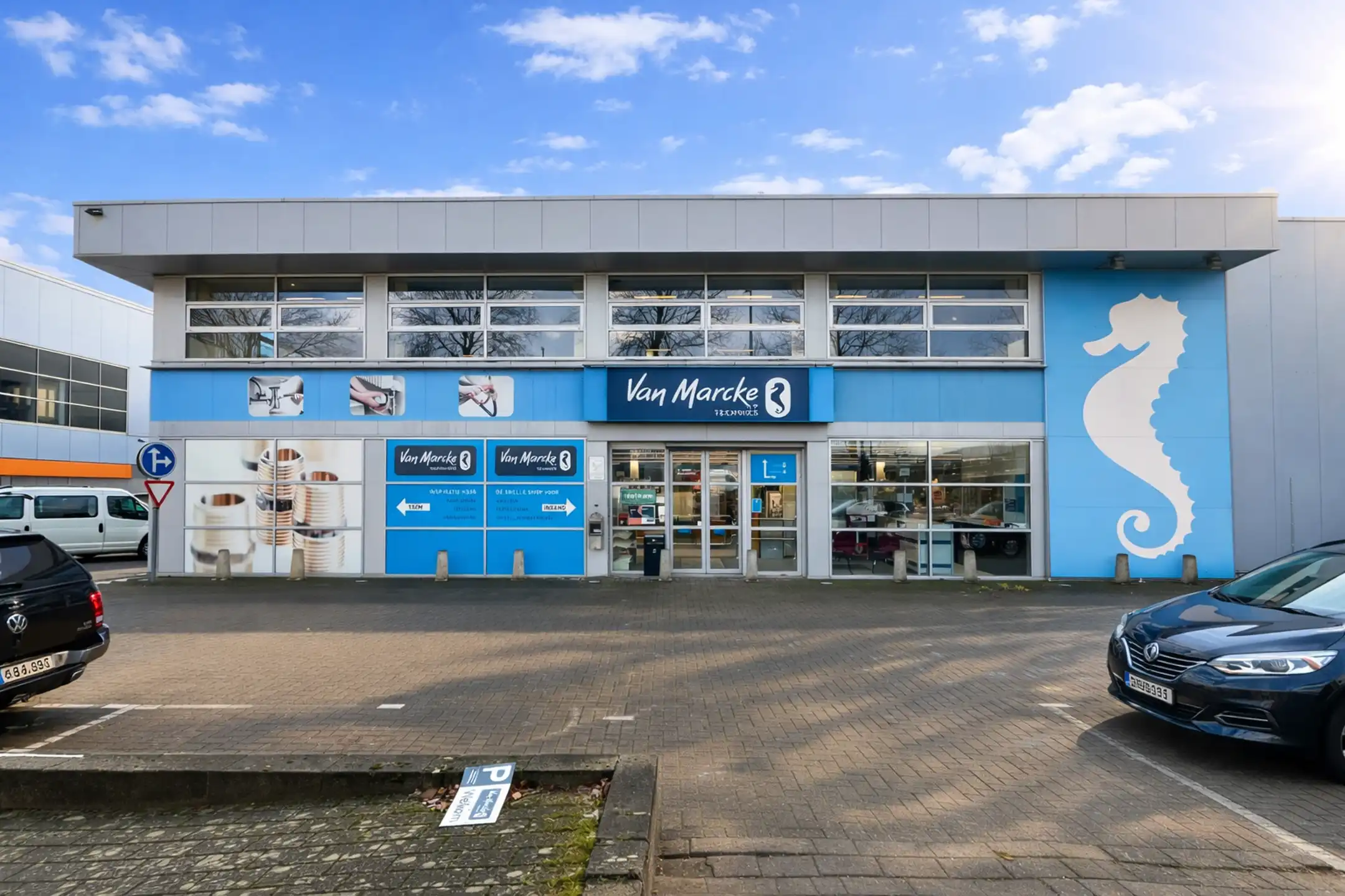 Moderne showroom te Wijnegem foto {{pictureIndex}}